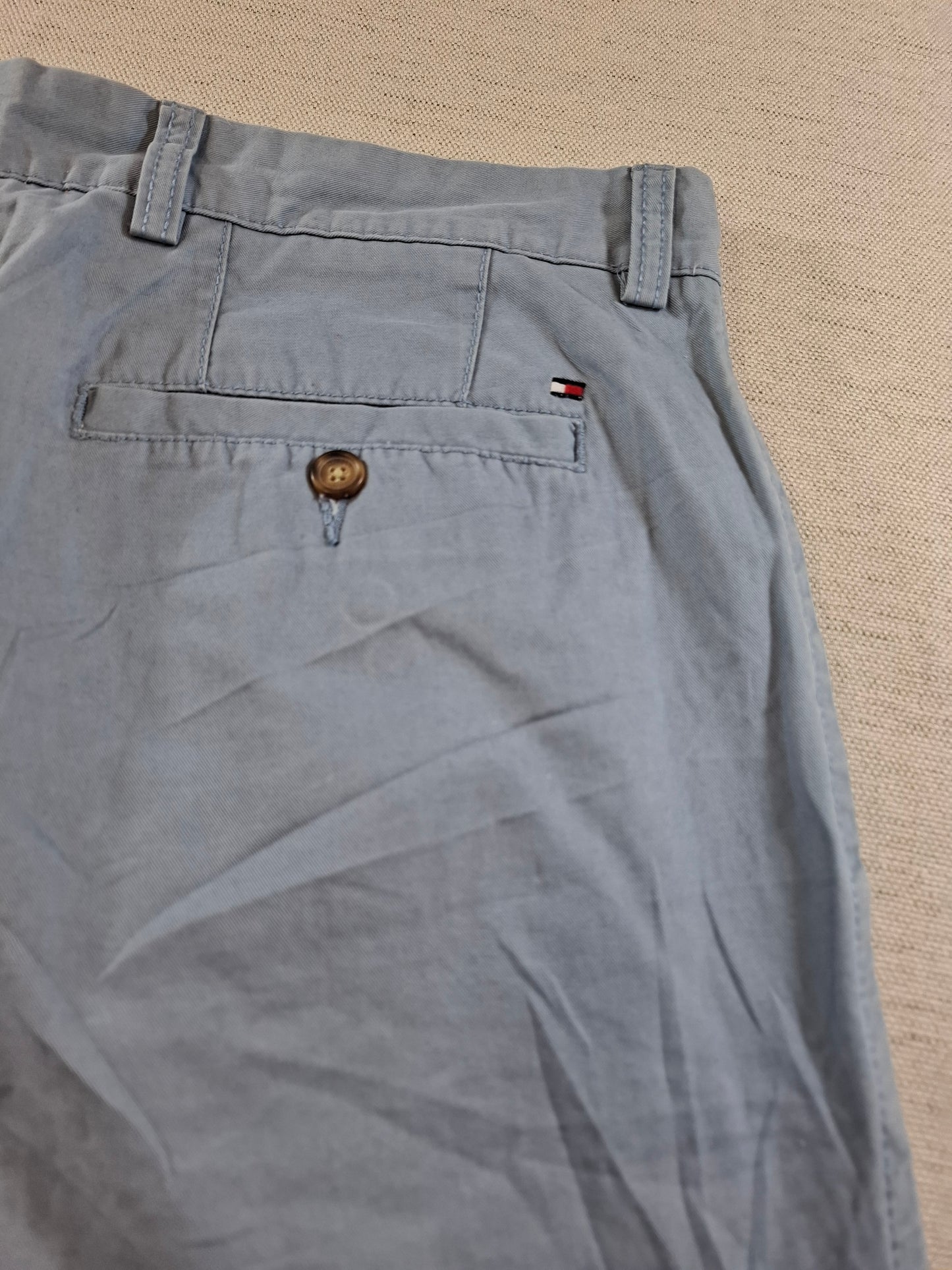 001208 Tommy Hilfiger Chino size 34/32 Light blue