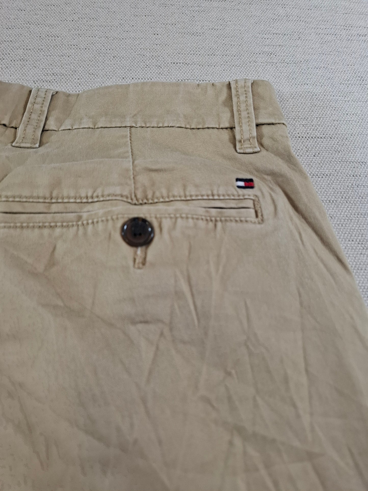 001211 Tommy Hilfiger Chino size 32/30 Khaki