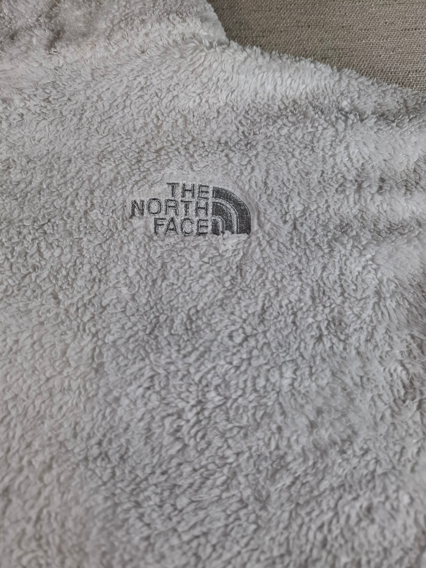 001552 – The North Face Fleece Jacket – White, Size Women's M
