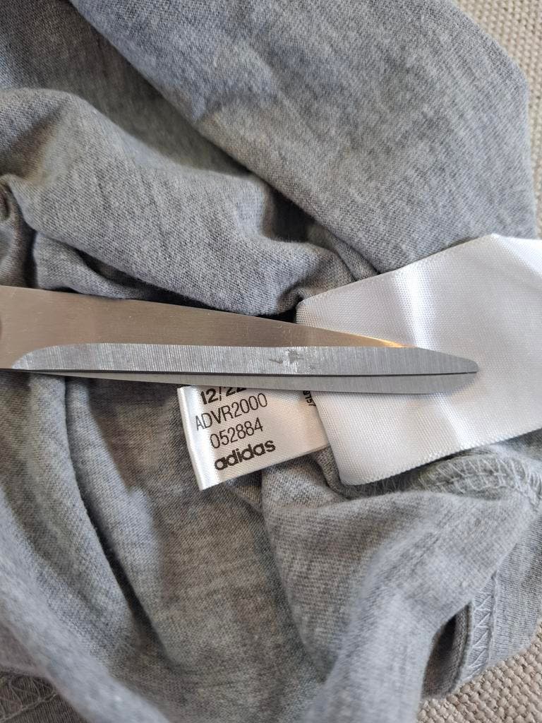 000128 – Adidas T-Shirt – Grey, Size S