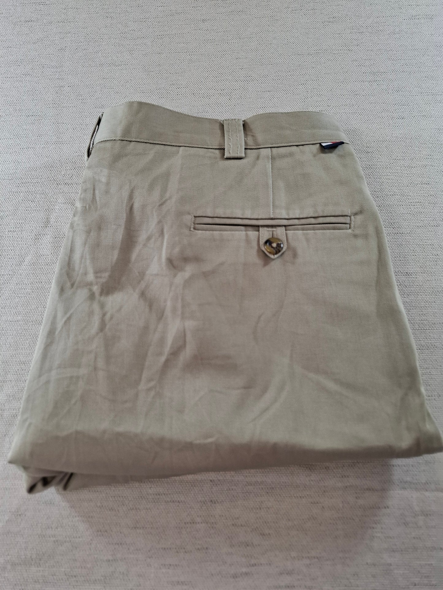 000171 Tommy Hilfiger Chino size 38/30 Khaki