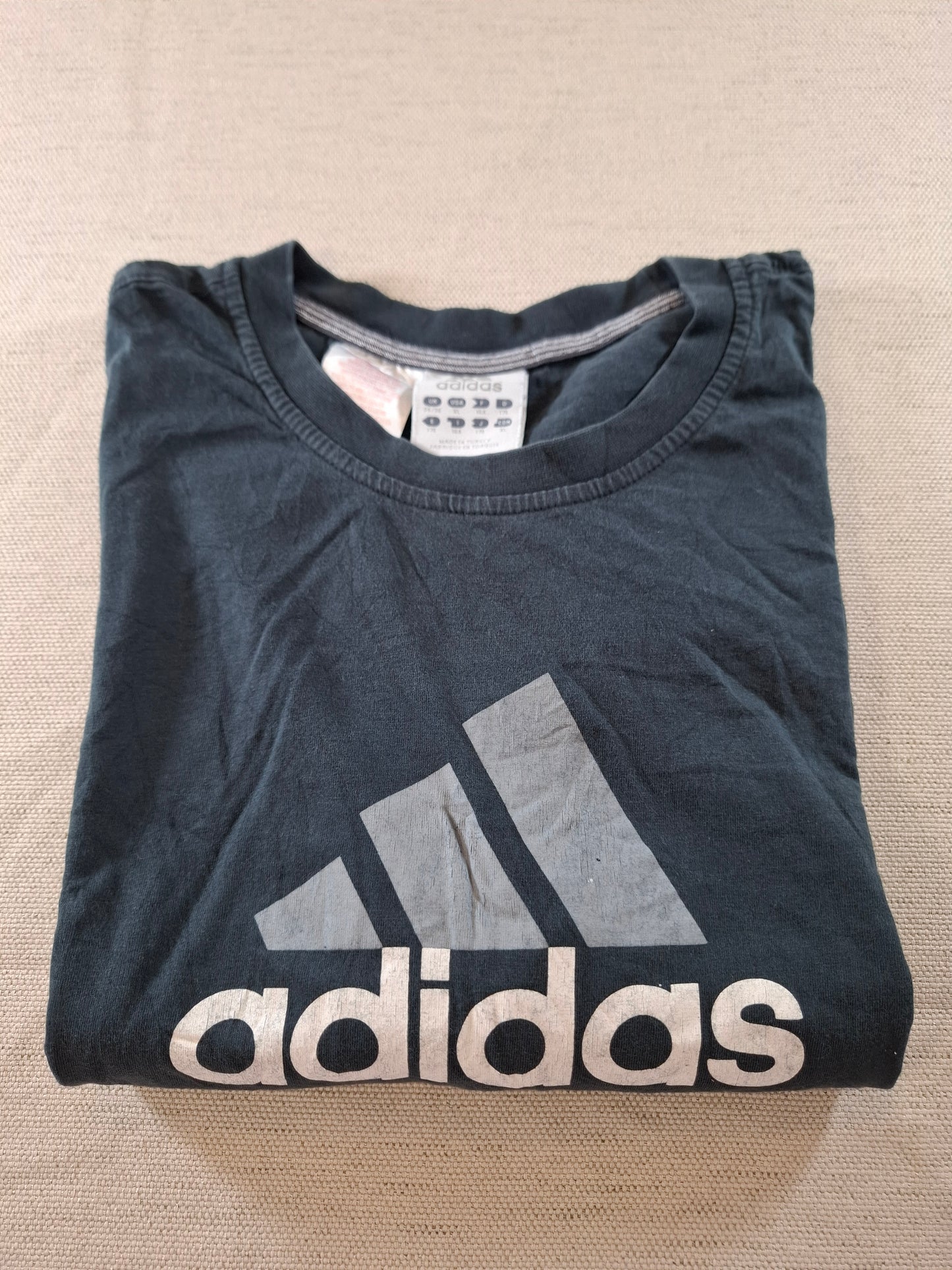 000126 Adidas T-shirt size XL Black