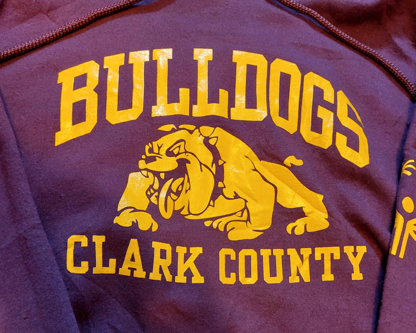 H7 Gildan/ Clark County Bulldogs hoodie L red