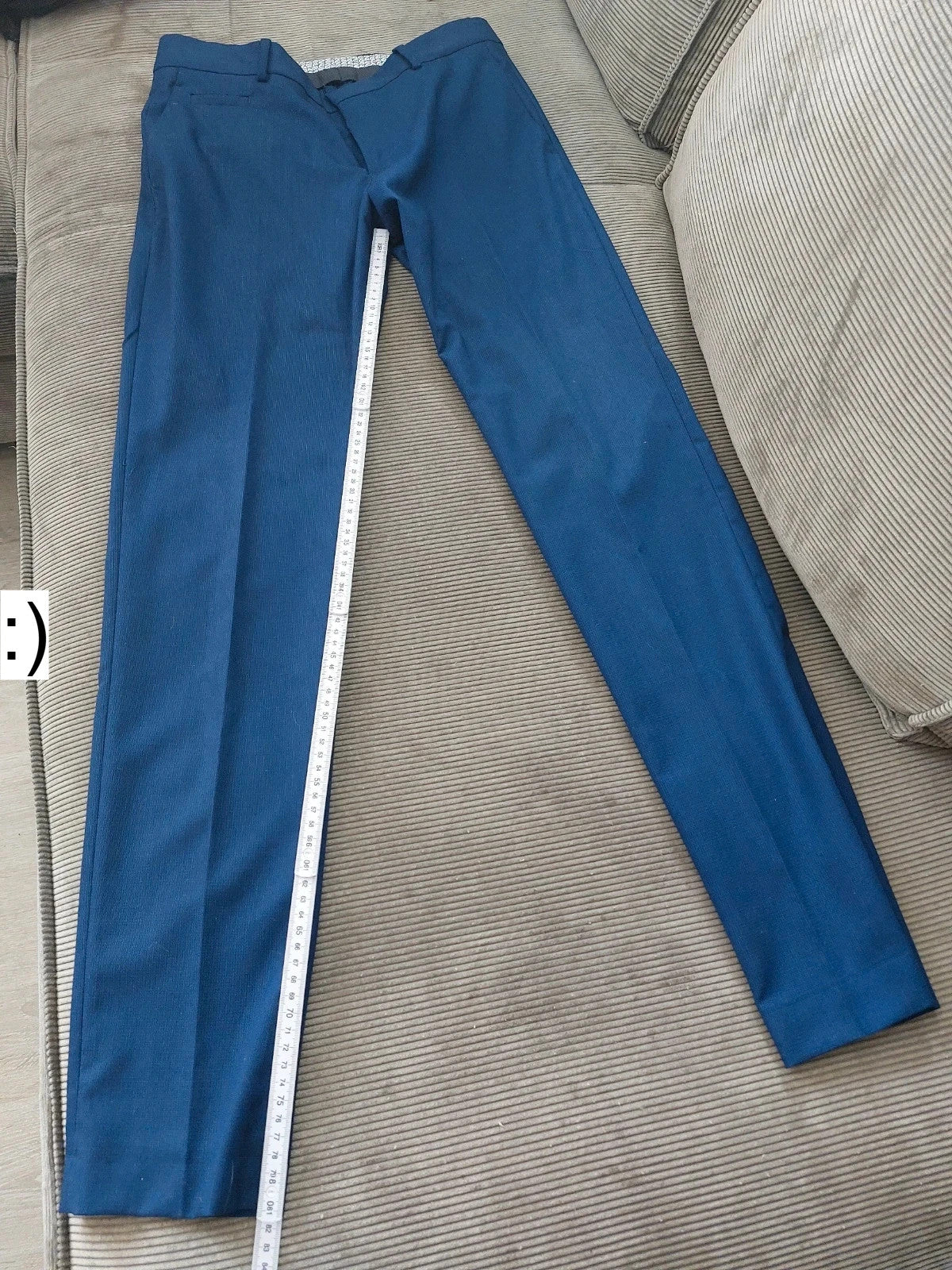 Blauw kostuum Zara. Blazer maat 48, broek maat 38.