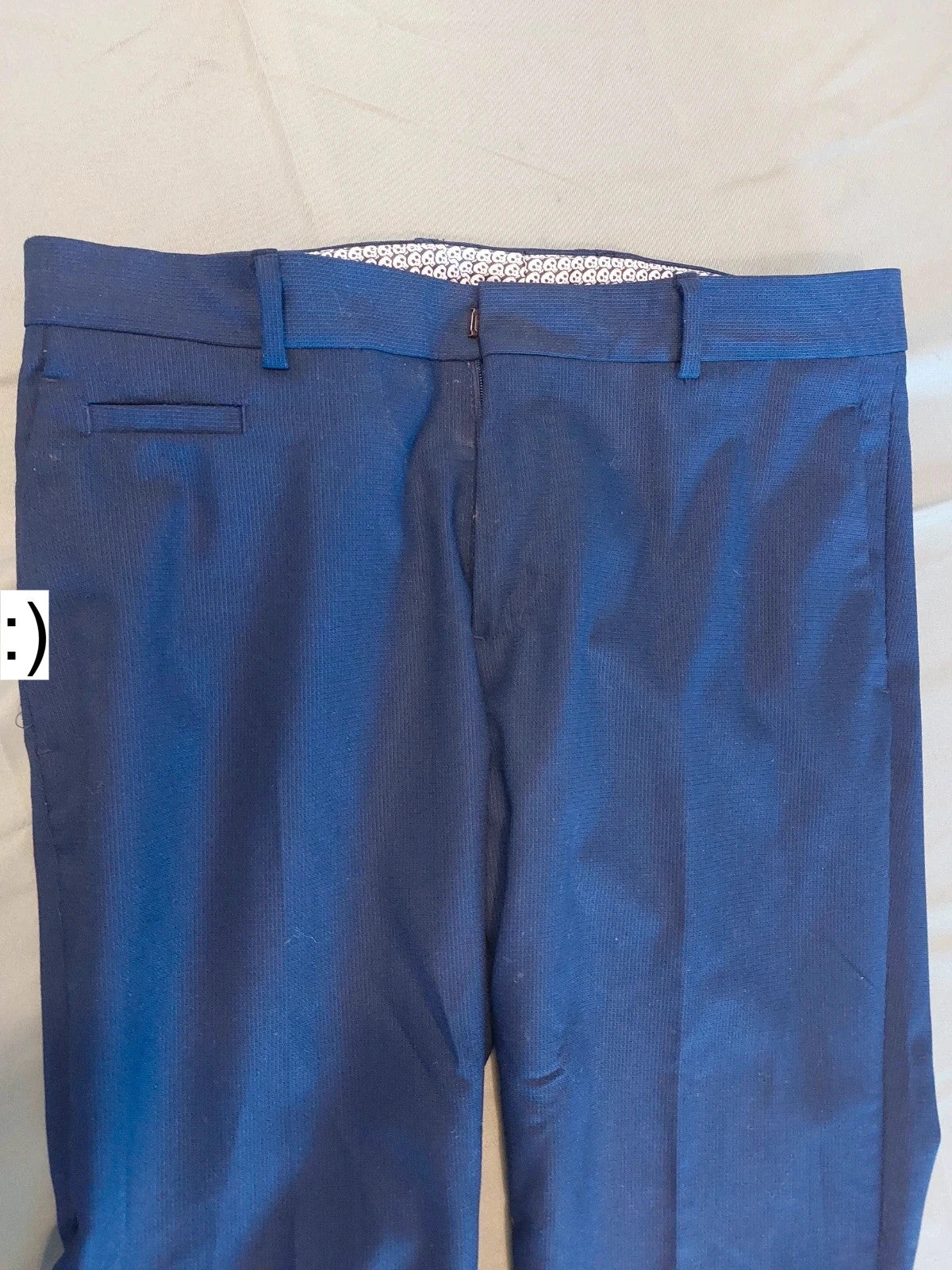 Blauw kostuum Zara. Blazer maat 48, broek maat 38.