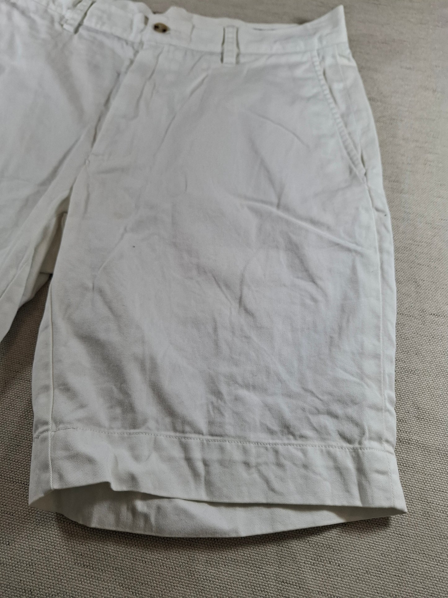 001172 Polo Ralph Lauren Shorts size 32 white