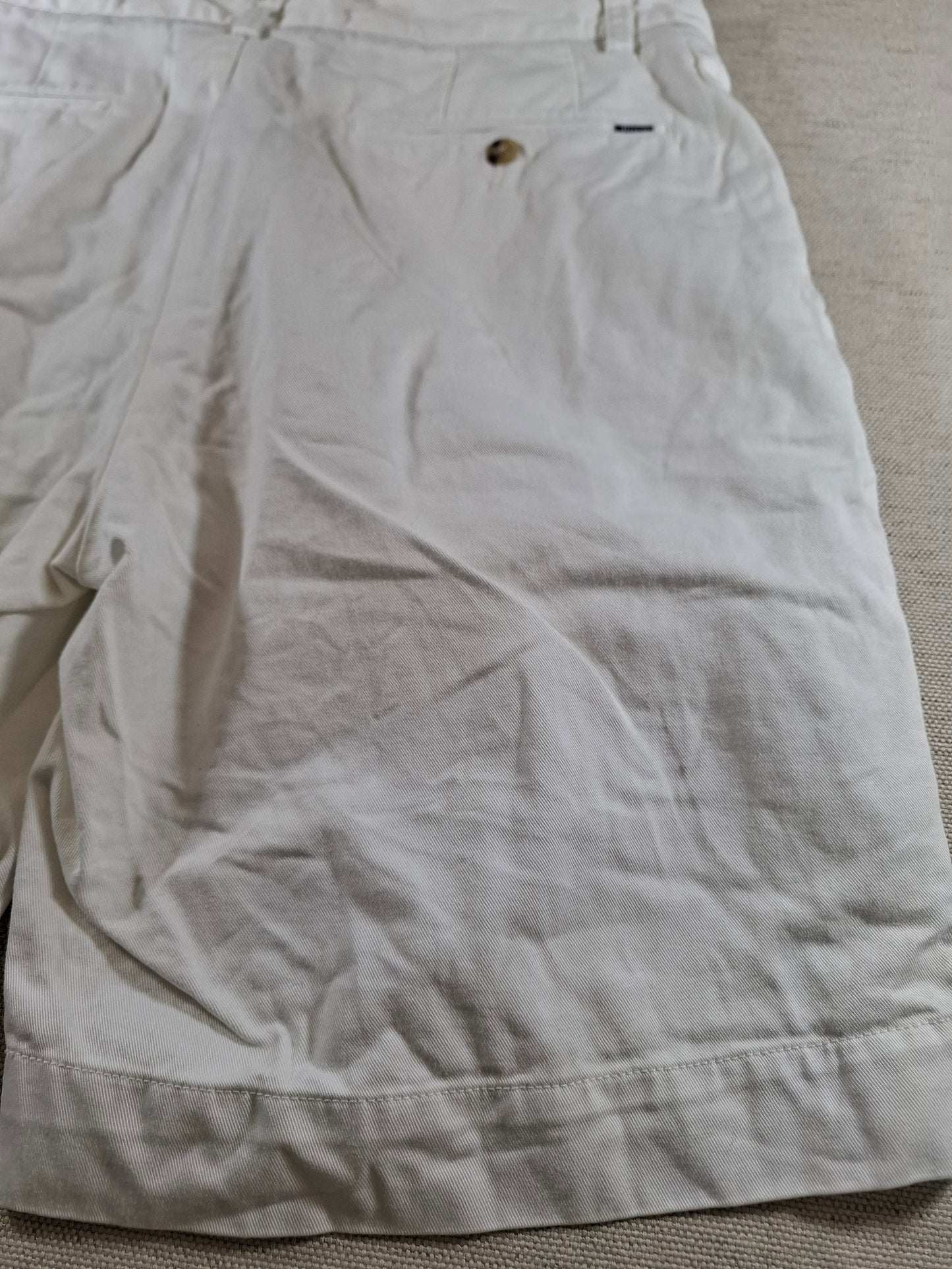 001172 Polo Ralph Lauren Shorts size 32 white