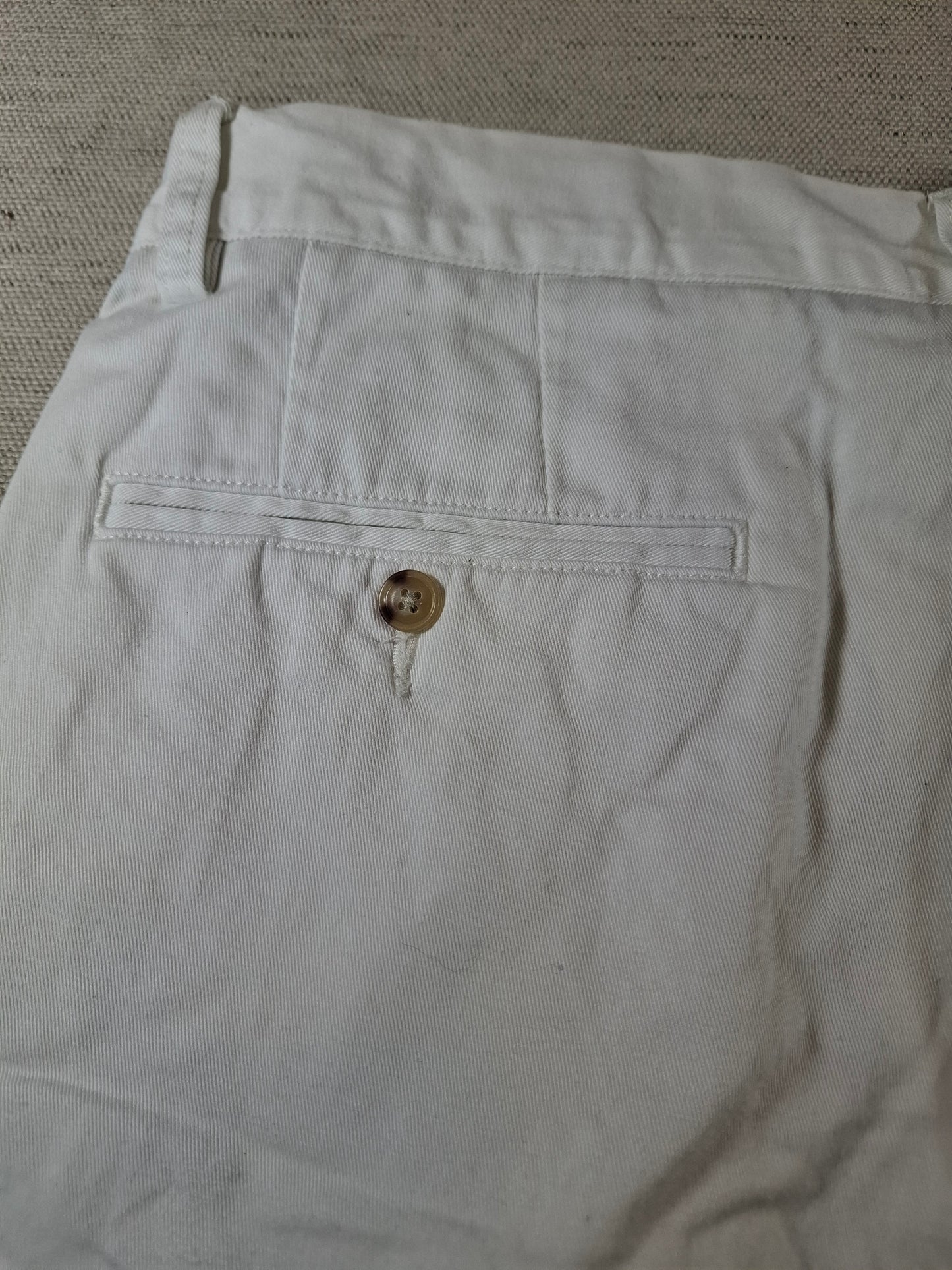 001172 Polo Ralph Lauren Shorts size 32 white