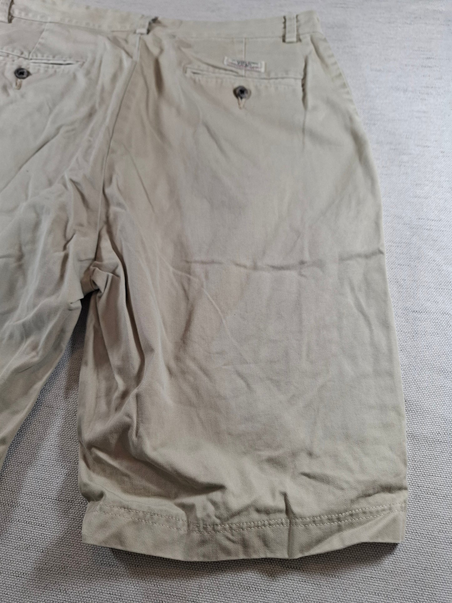 001174 Polo Ralph Lauren Shorts size 32 Khaki