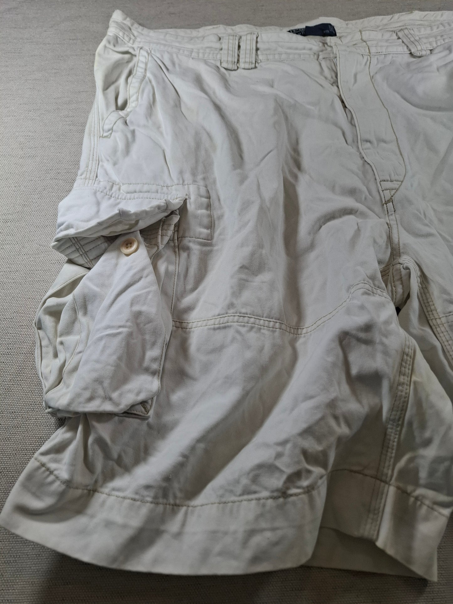 001187 Polo Ralph Lauren Shorts size 44B White/ Beige