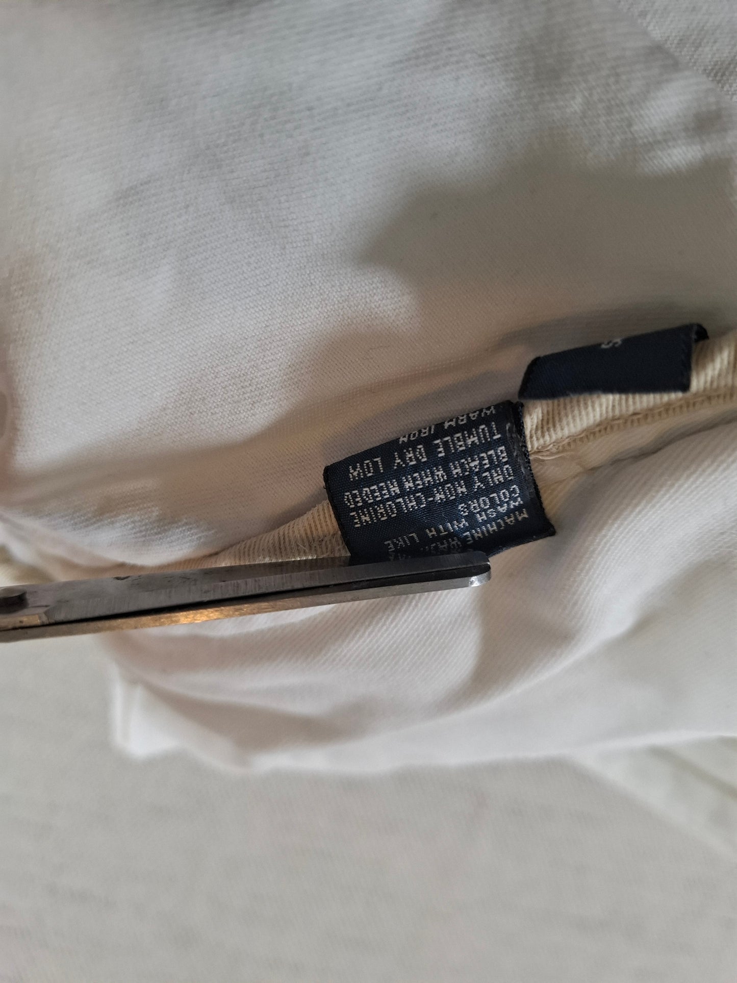 001187 Polo Ralph Lauren Shorts size 44B White/ Beige