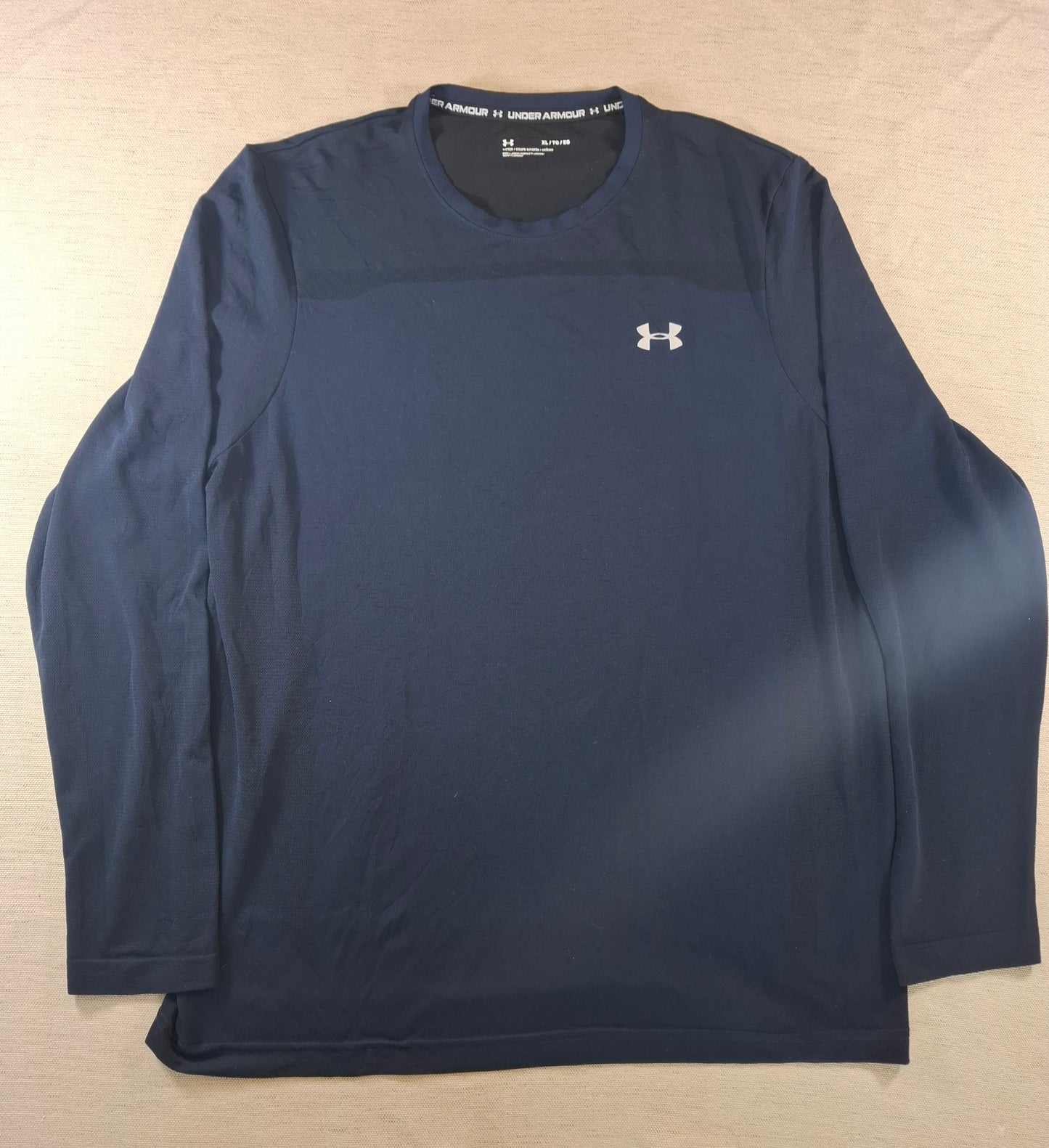 001188 Under Armour Longsleeve t-shirt size XL Navy blue