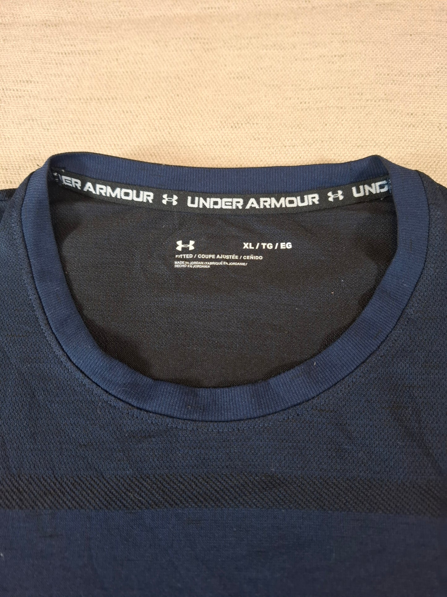 001188 Under Armour Longsleeve t-shirt size XL Navy blue