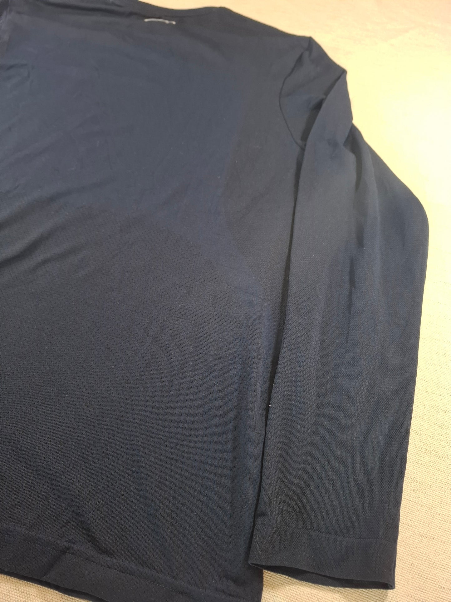 001188 Under Armour Longsleeve t-shirt size XL Navy blue