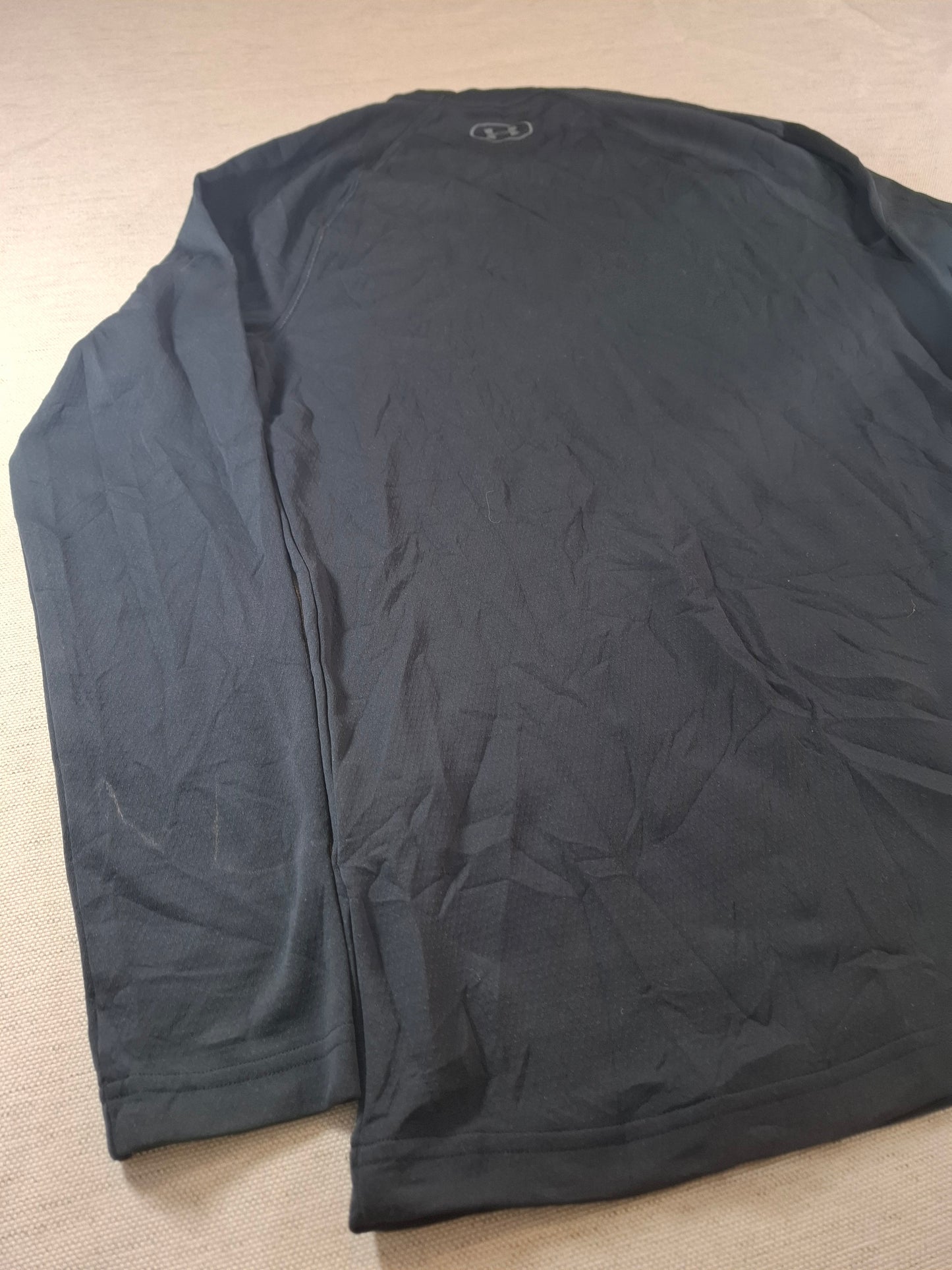 001189 Under Armour Longsleeve t-shirt size M Black
