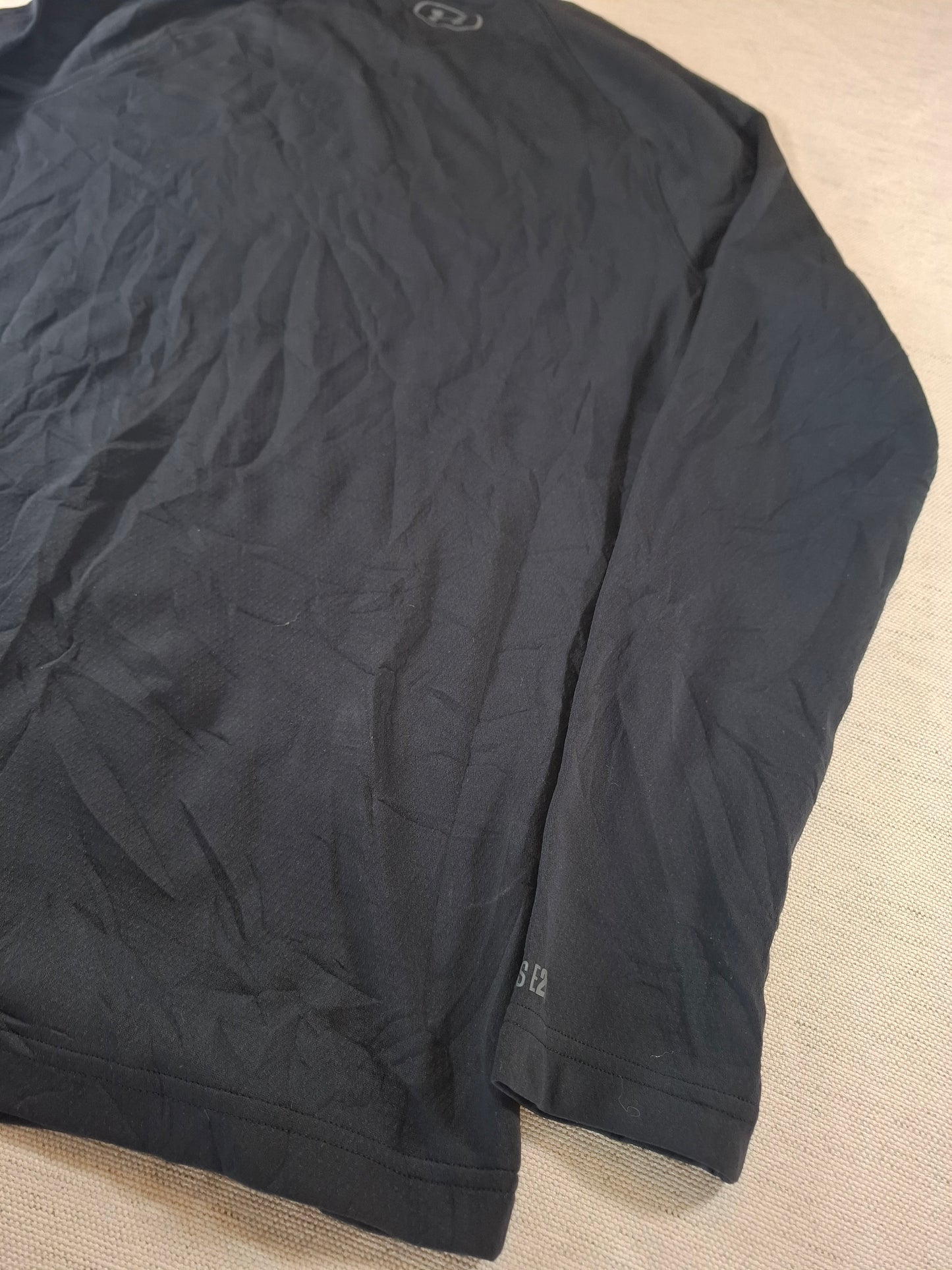 001189 Under Armour Longsleeve t-shirt size M Black