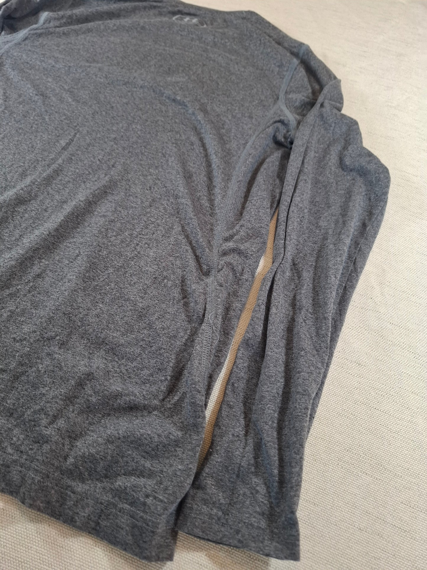 001190 Under Armour Longsleeve t-shirt size S Grey