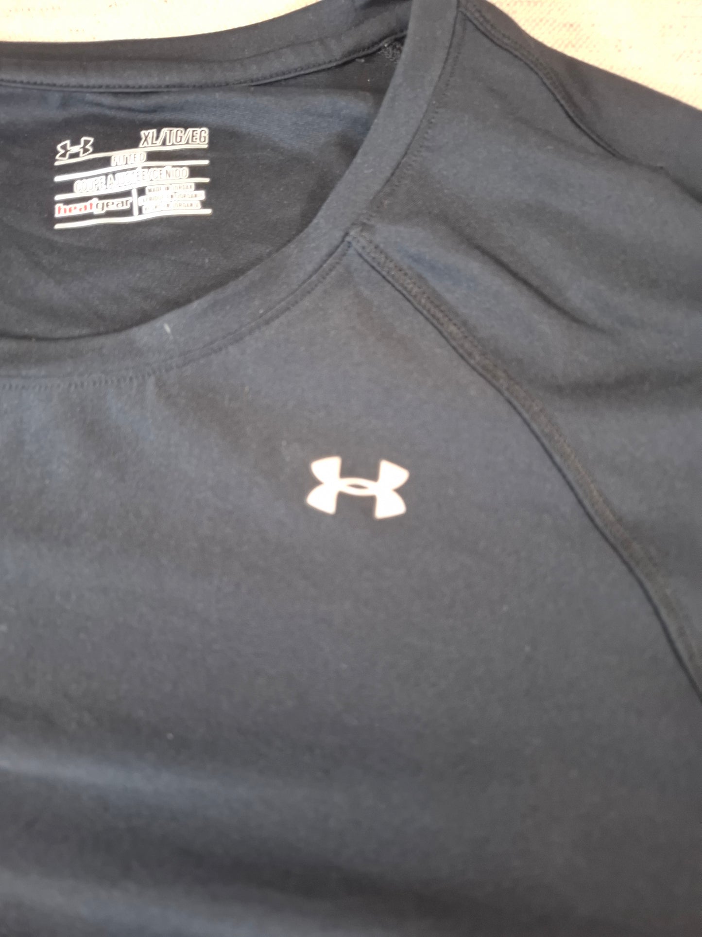 001191 Under Armour Longsleeve t-shirt size XL Black