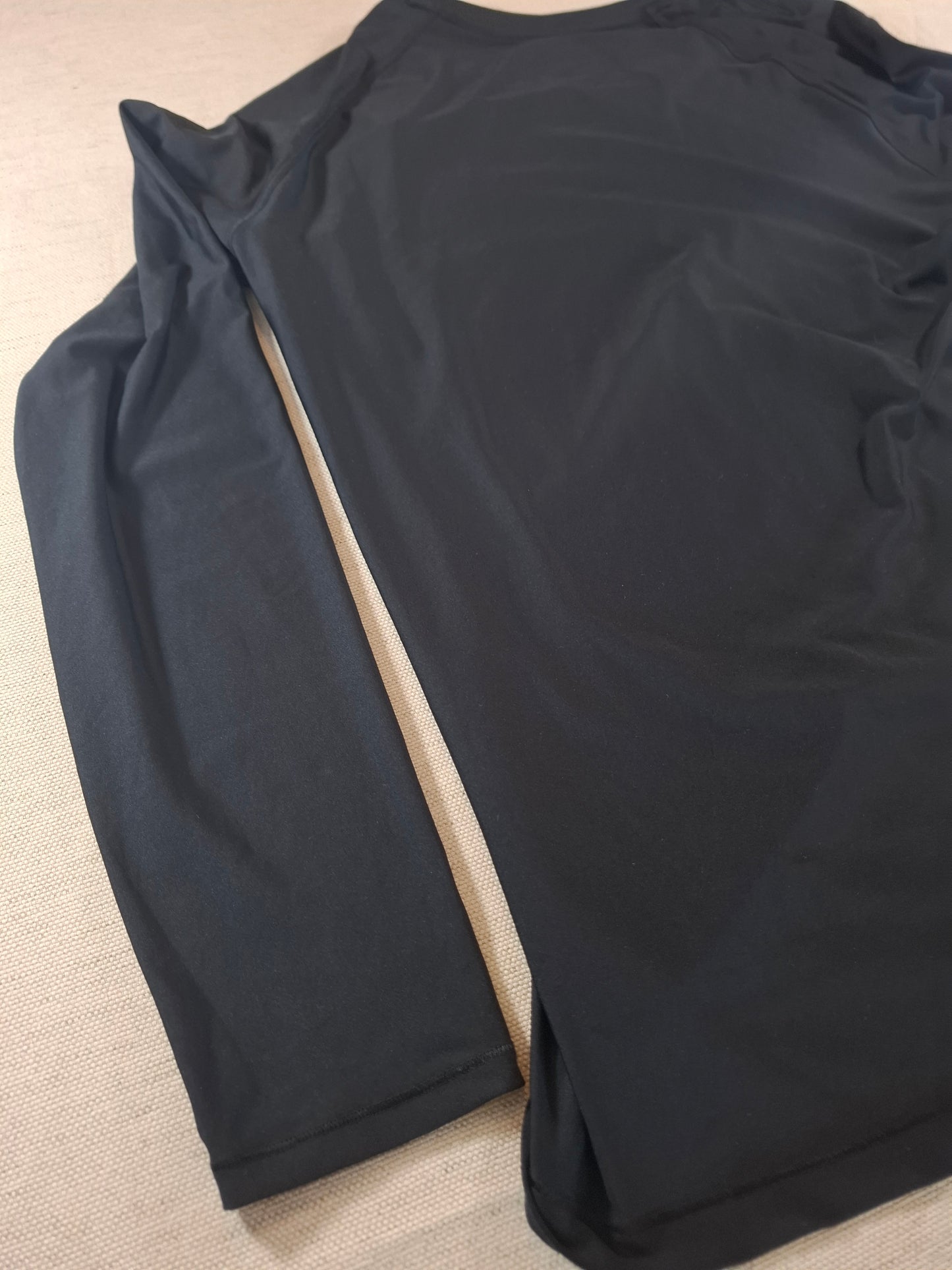001191 Under Armour Longsleeve t-shirt size XL Black