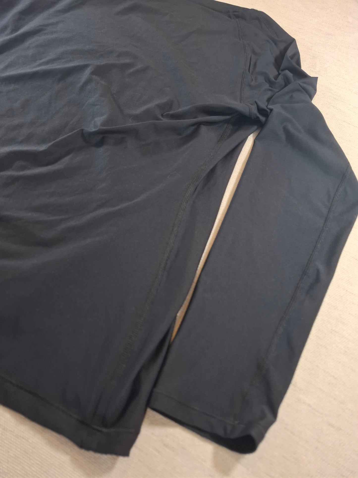 001191 Under Armour Longsleeve t-shirt size XL Black