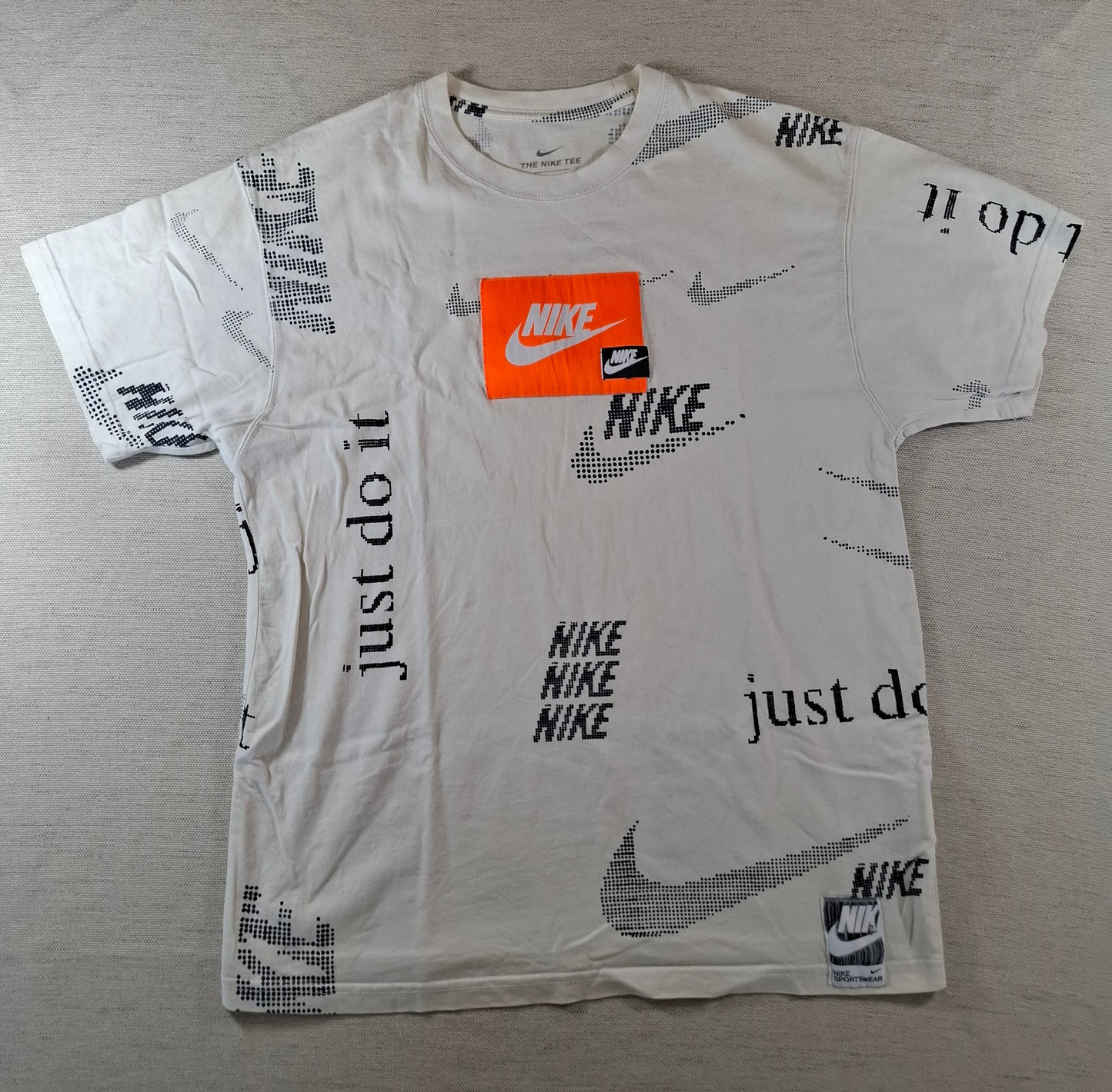 001193 Nike t-shirt size L White/ Orange/ Black