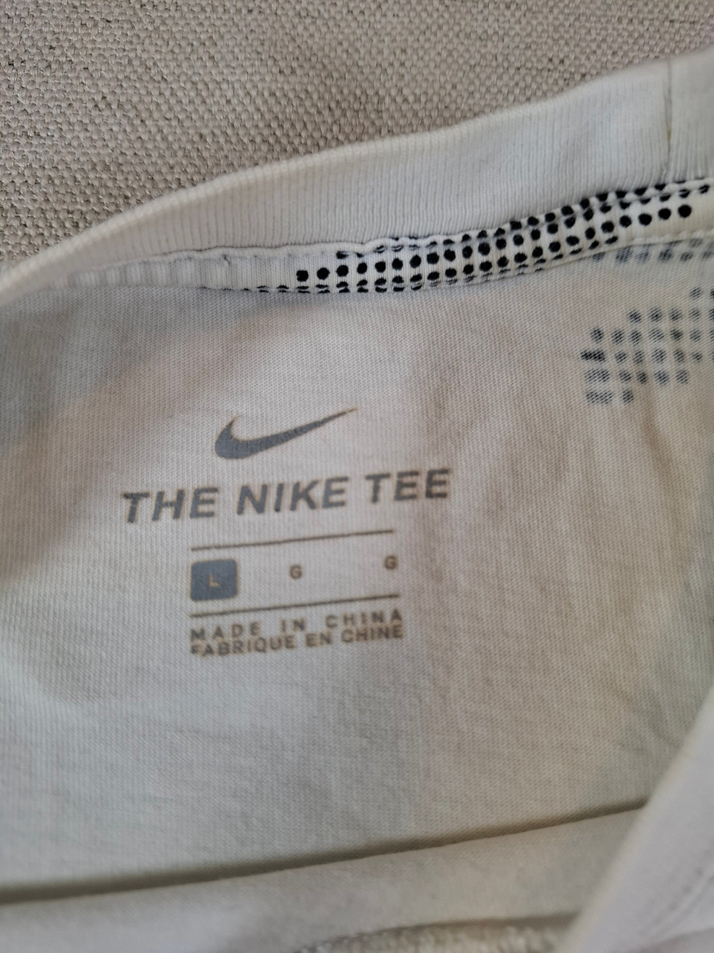 001193 Nike t-shirt size L White/ Orange/ Black