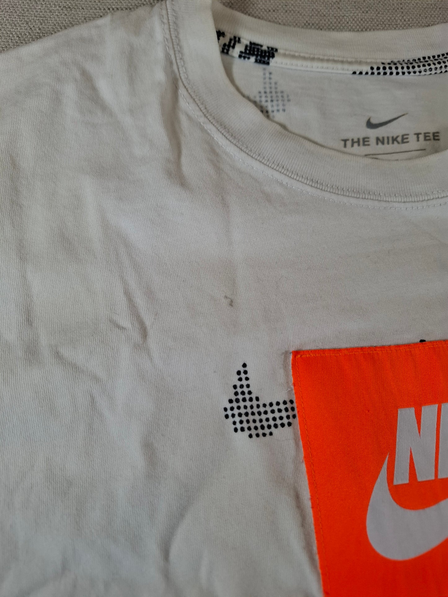 001193 Nike t-shirt size L White/ Orange/ Black