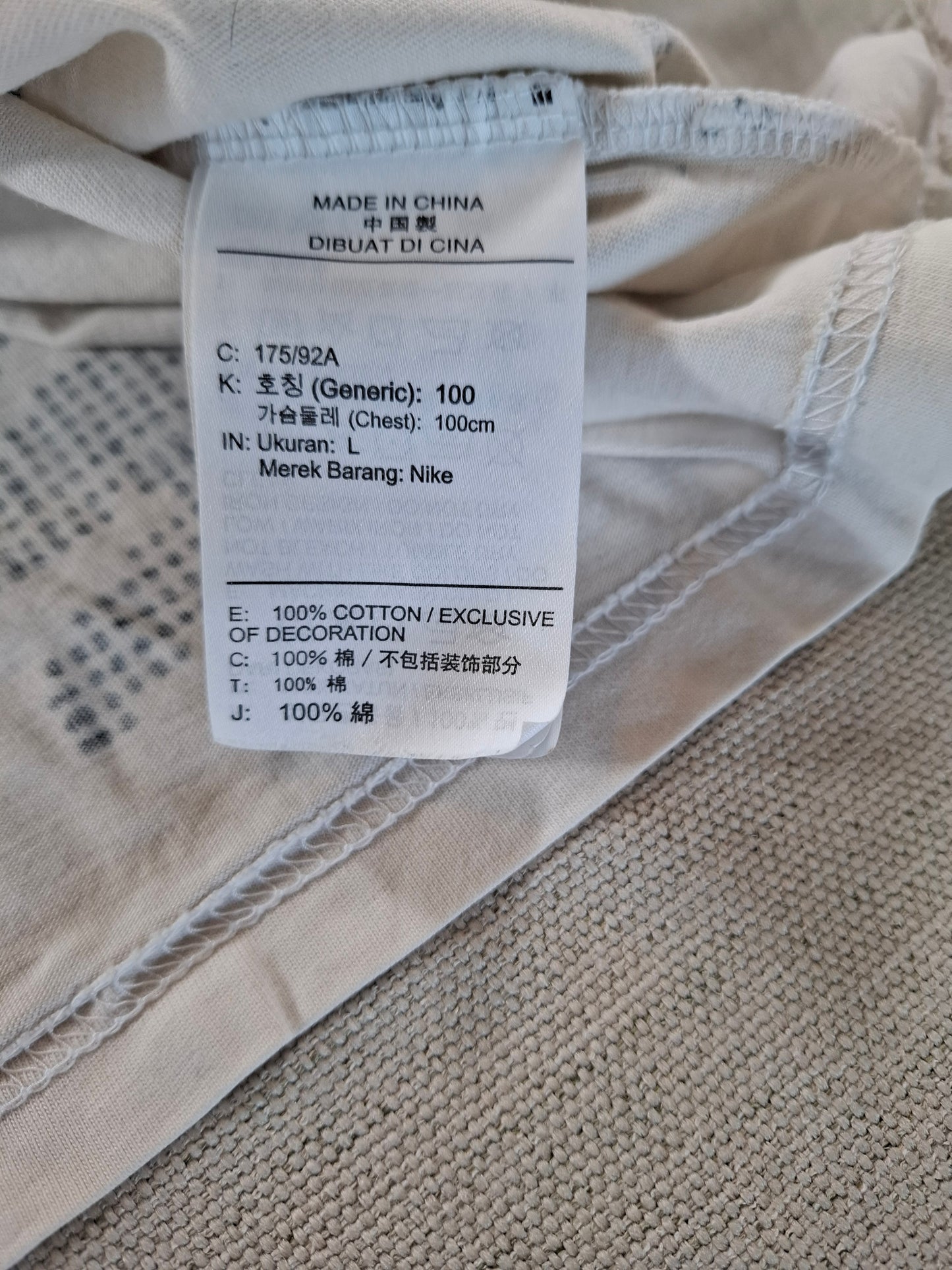 001193 Nike t-shirt size L White/ Orange/ Black