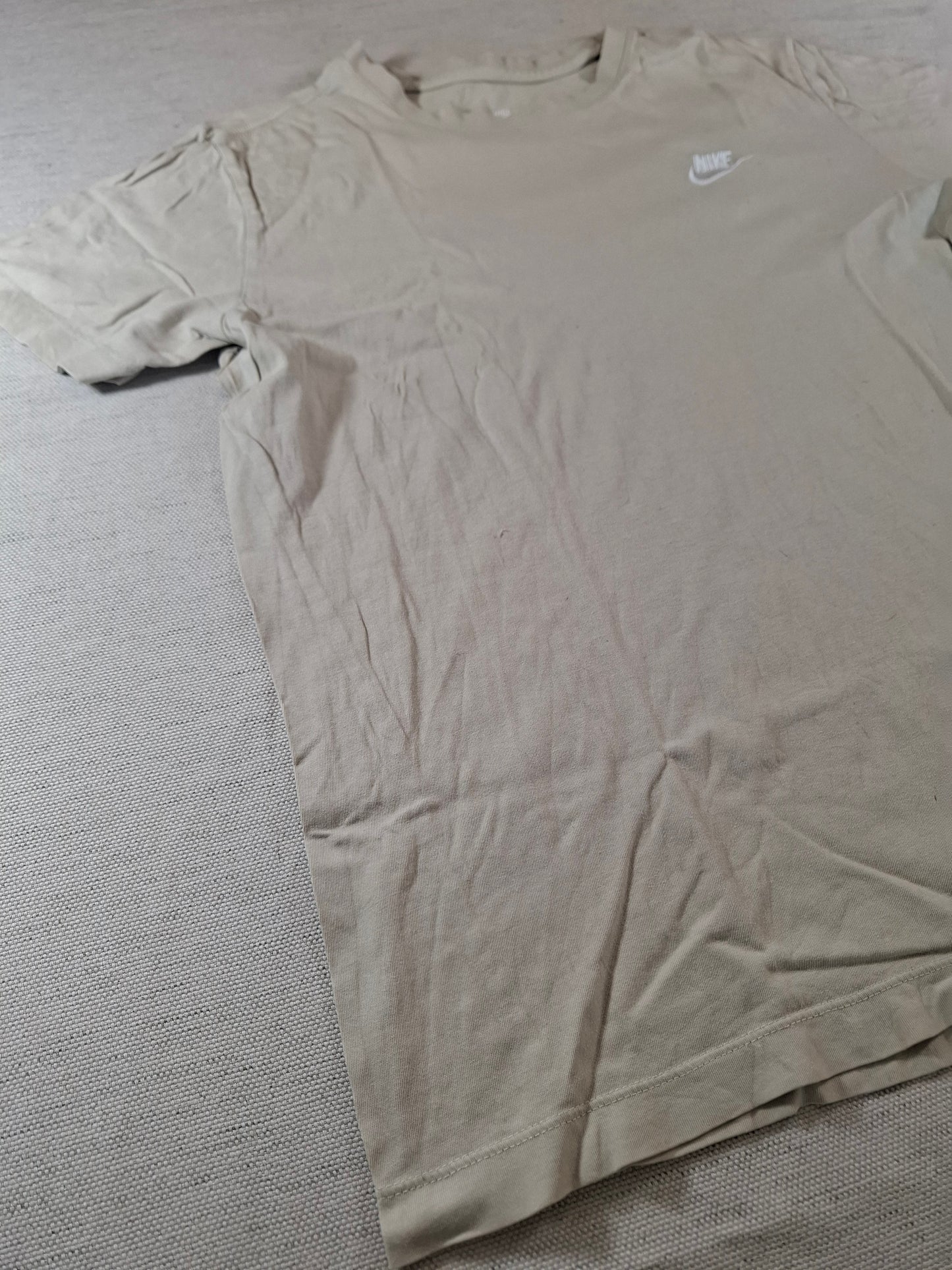 001194 Nike t-shirt size M Khaki