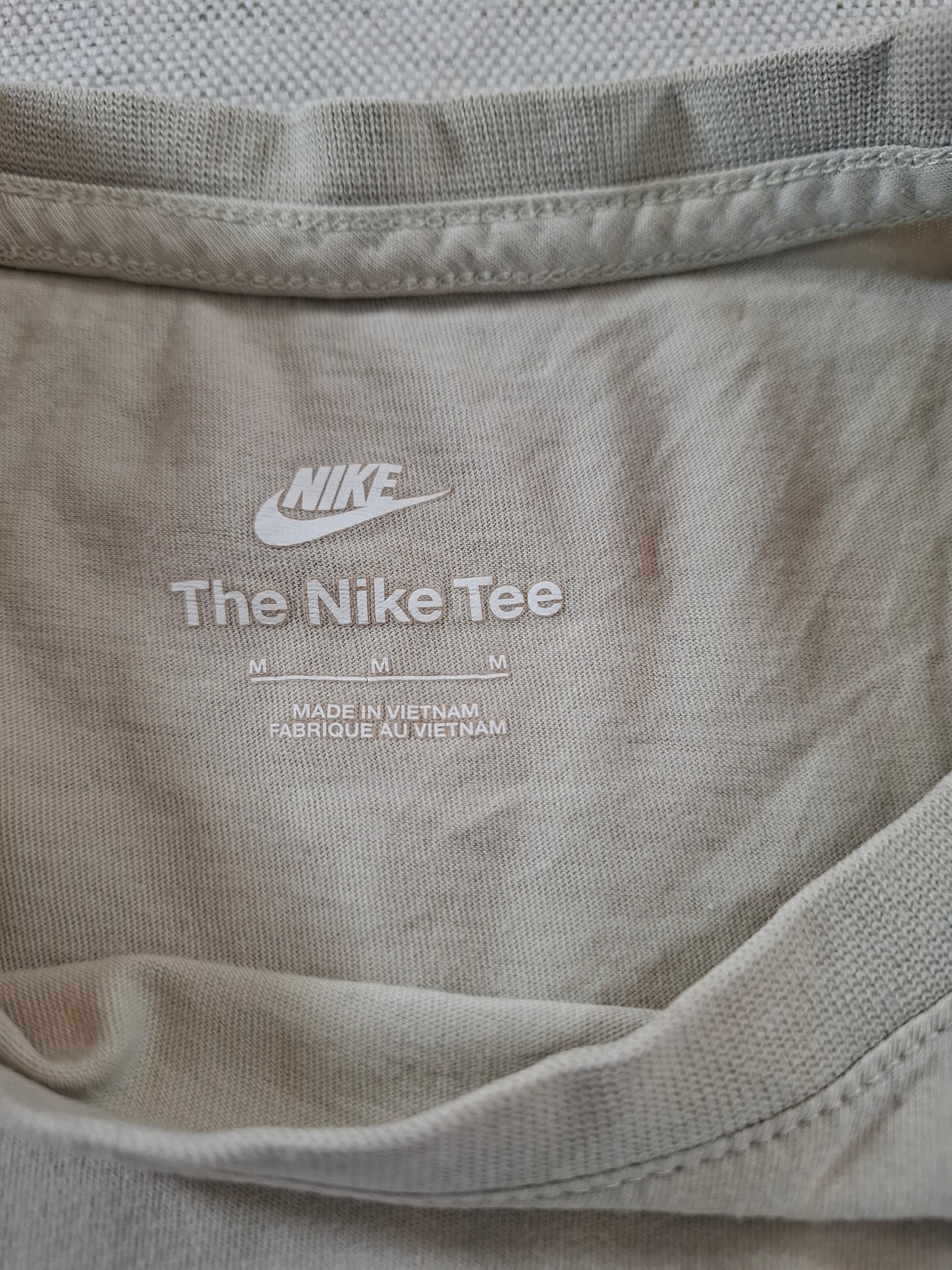 001194 Nike t-shirt size M Khaki