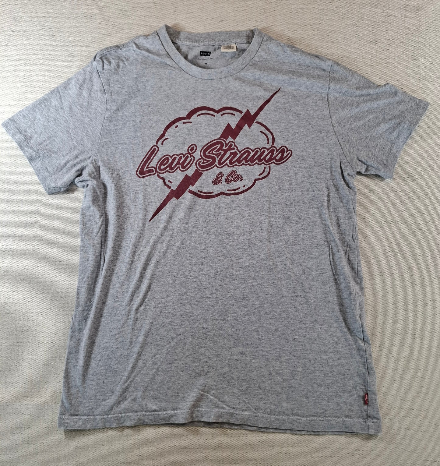 001196 Levi's t-shirt size M Grey