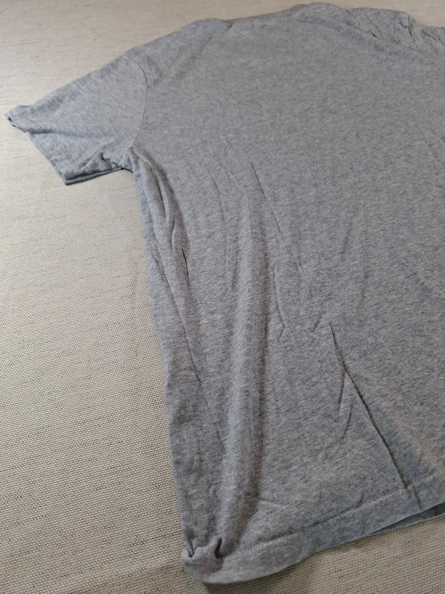 001196 Levi's t-shirt size M Grey