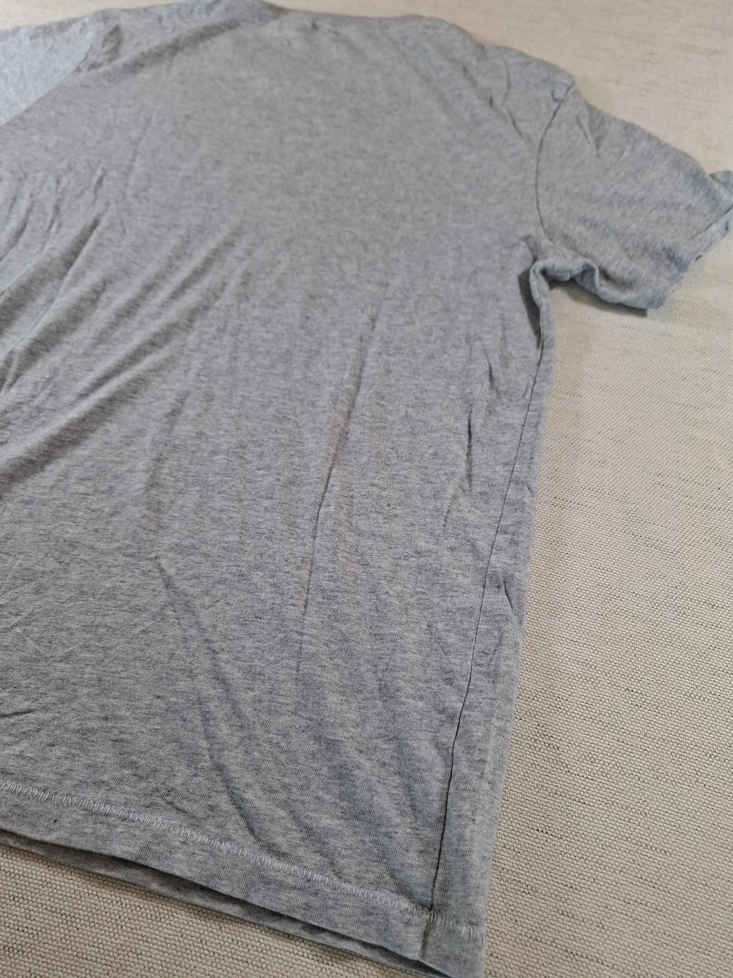 001196 Levi's t-shirt size M Grey