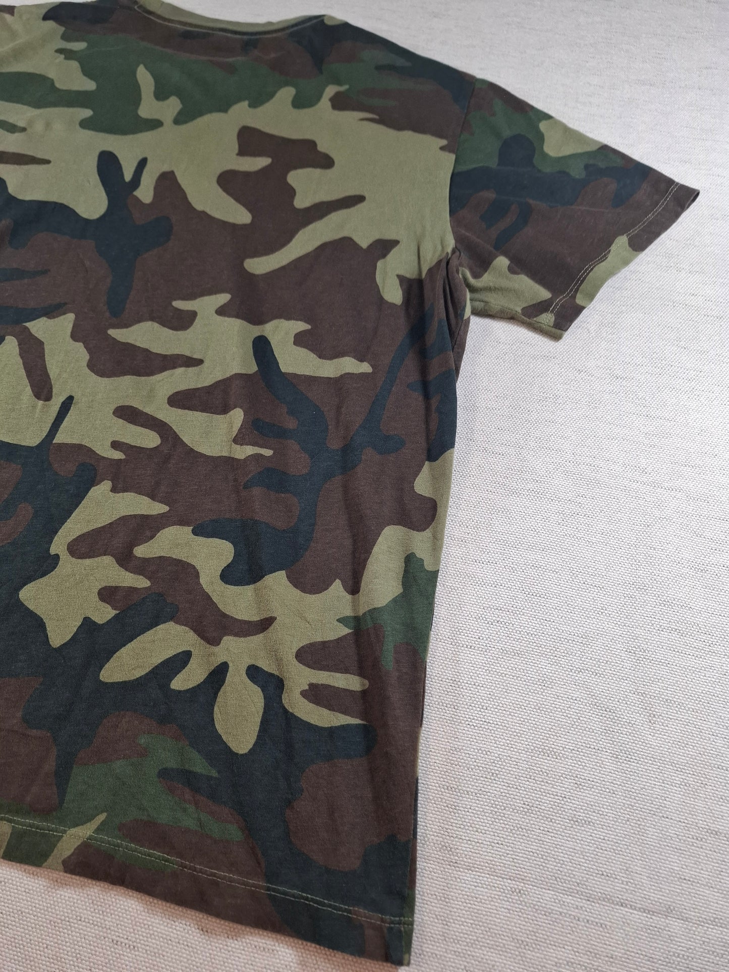 001199 Levi's t-shirt size L Cammo