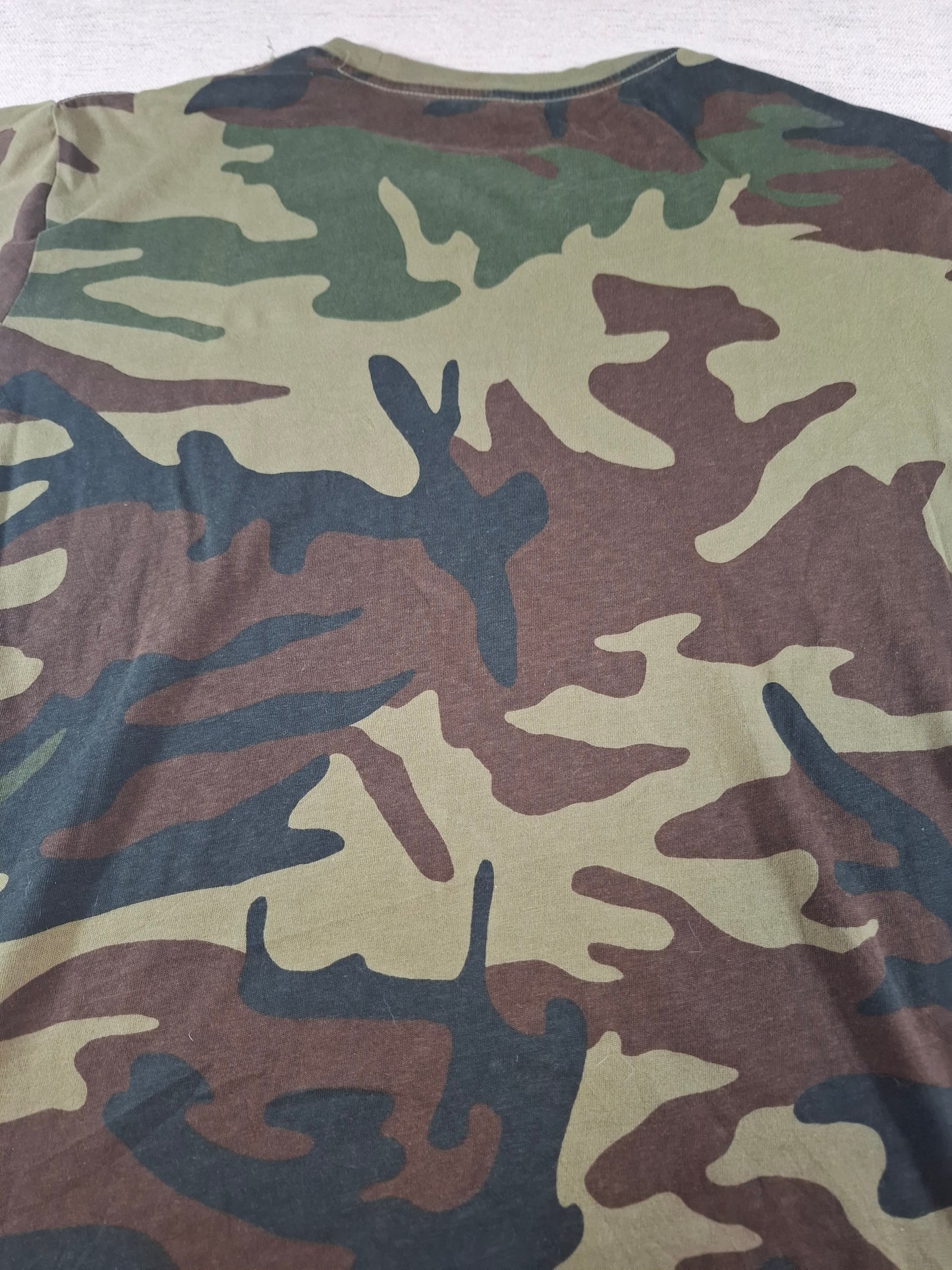 001199 Levi's t-shirt size L Cammo