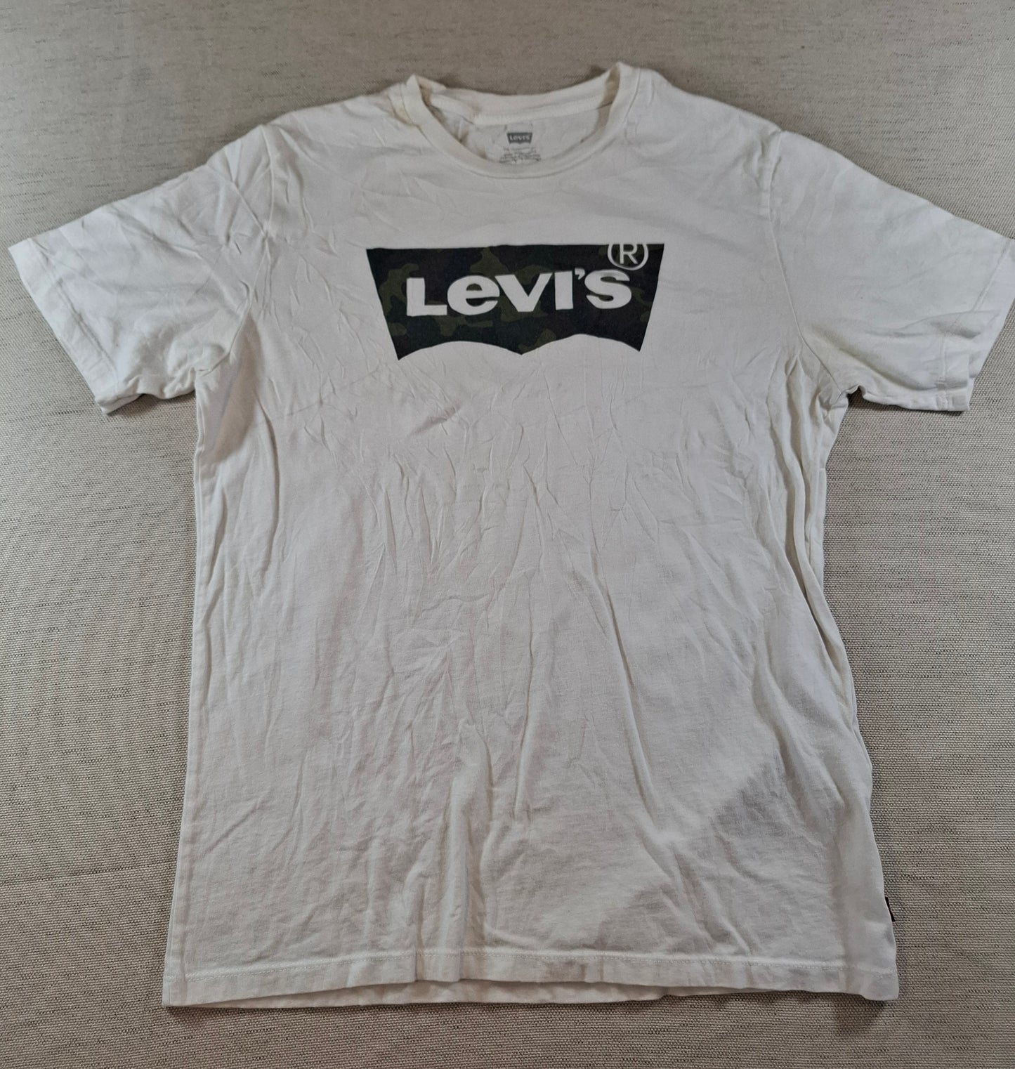 001201 Levi's t-shirt size M White