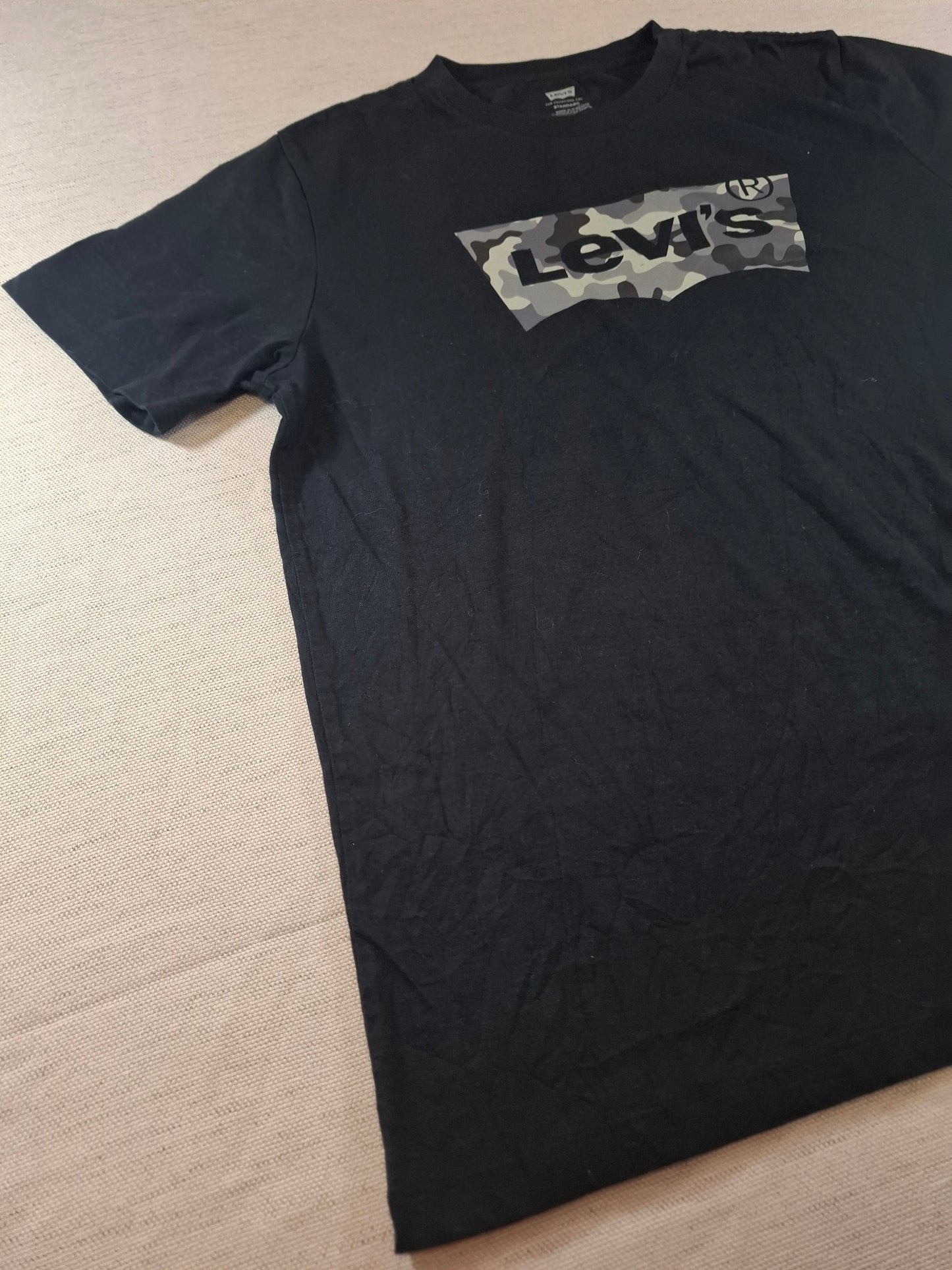001203 Levi's t-shirt size M Black