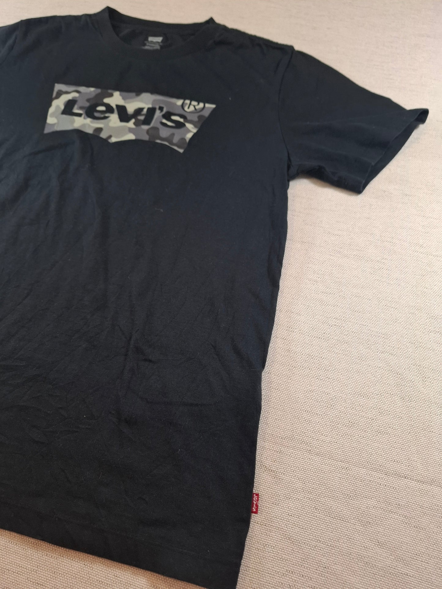 001203 Levi's t-shirt size M Black