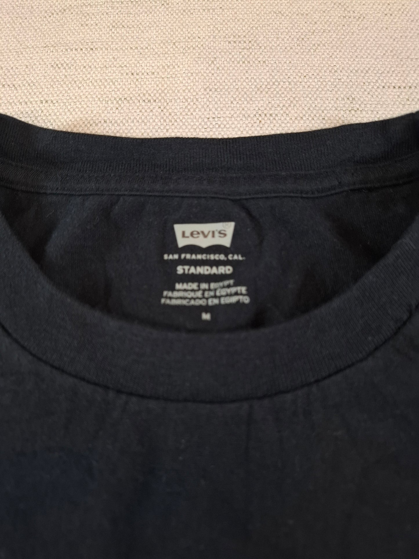 001203 Levi's t-shirt size M Black