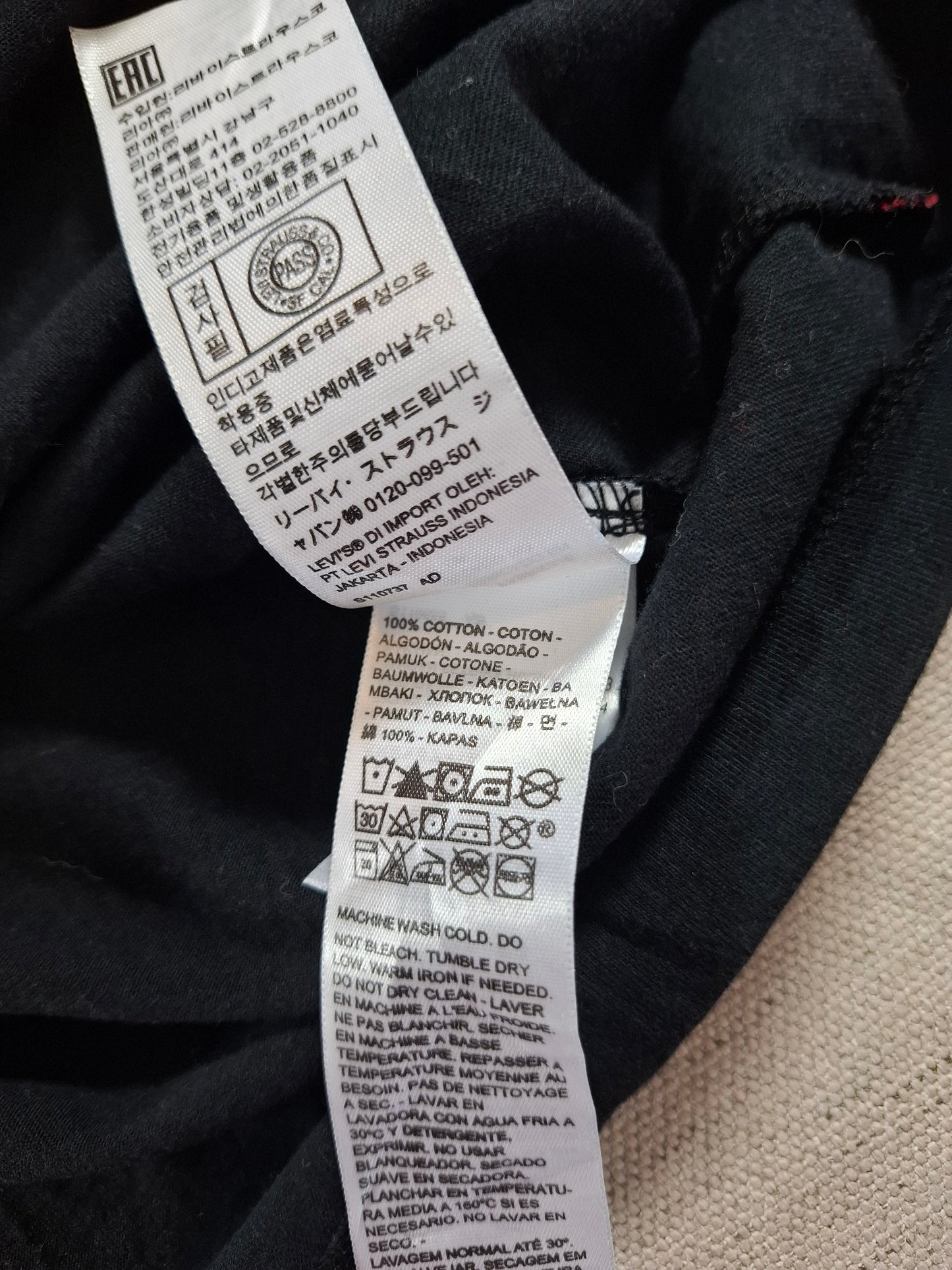 001203 Levi's t-shirt size M Black
