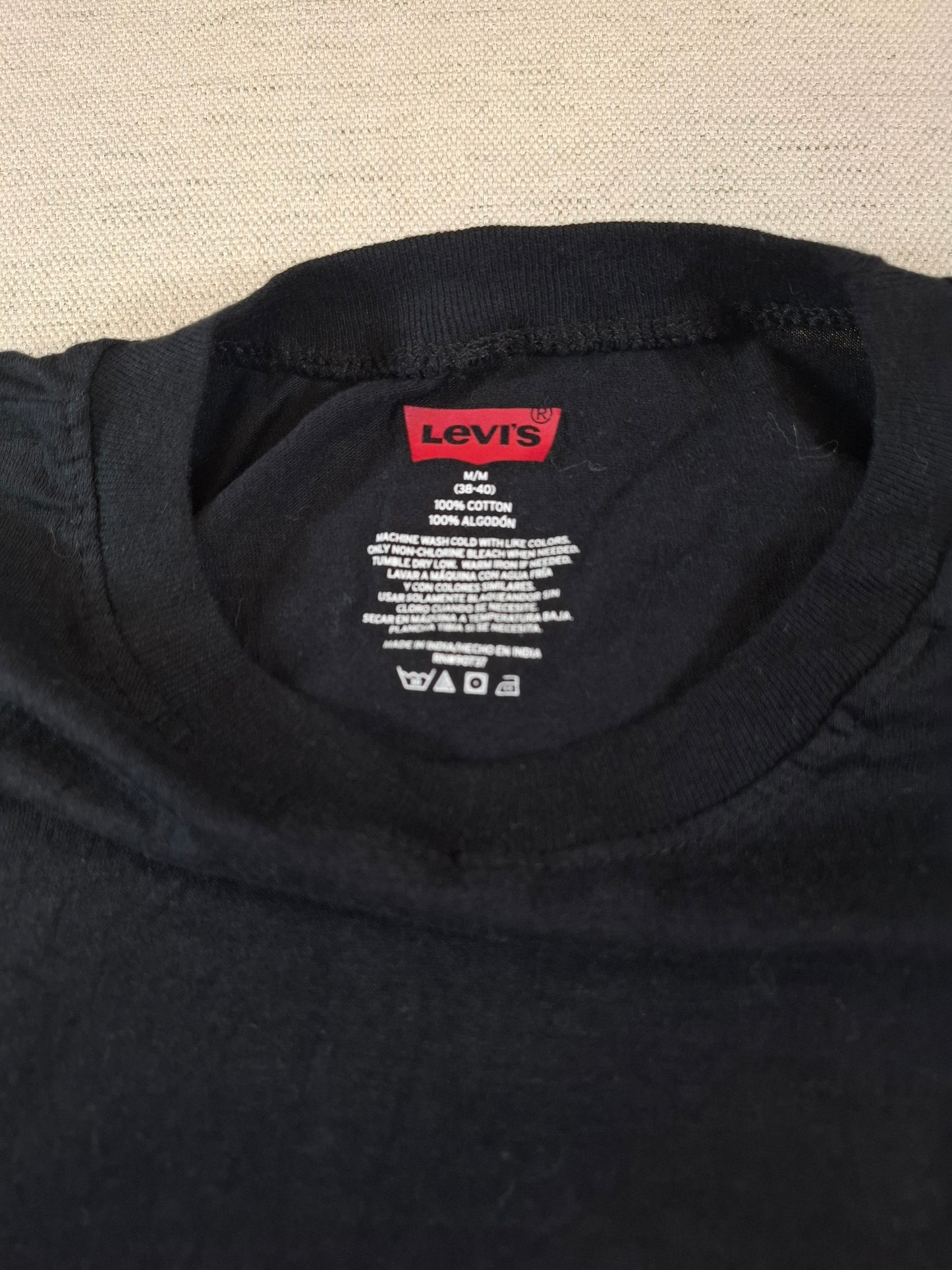 001206 Levi's t-shirt size M Black