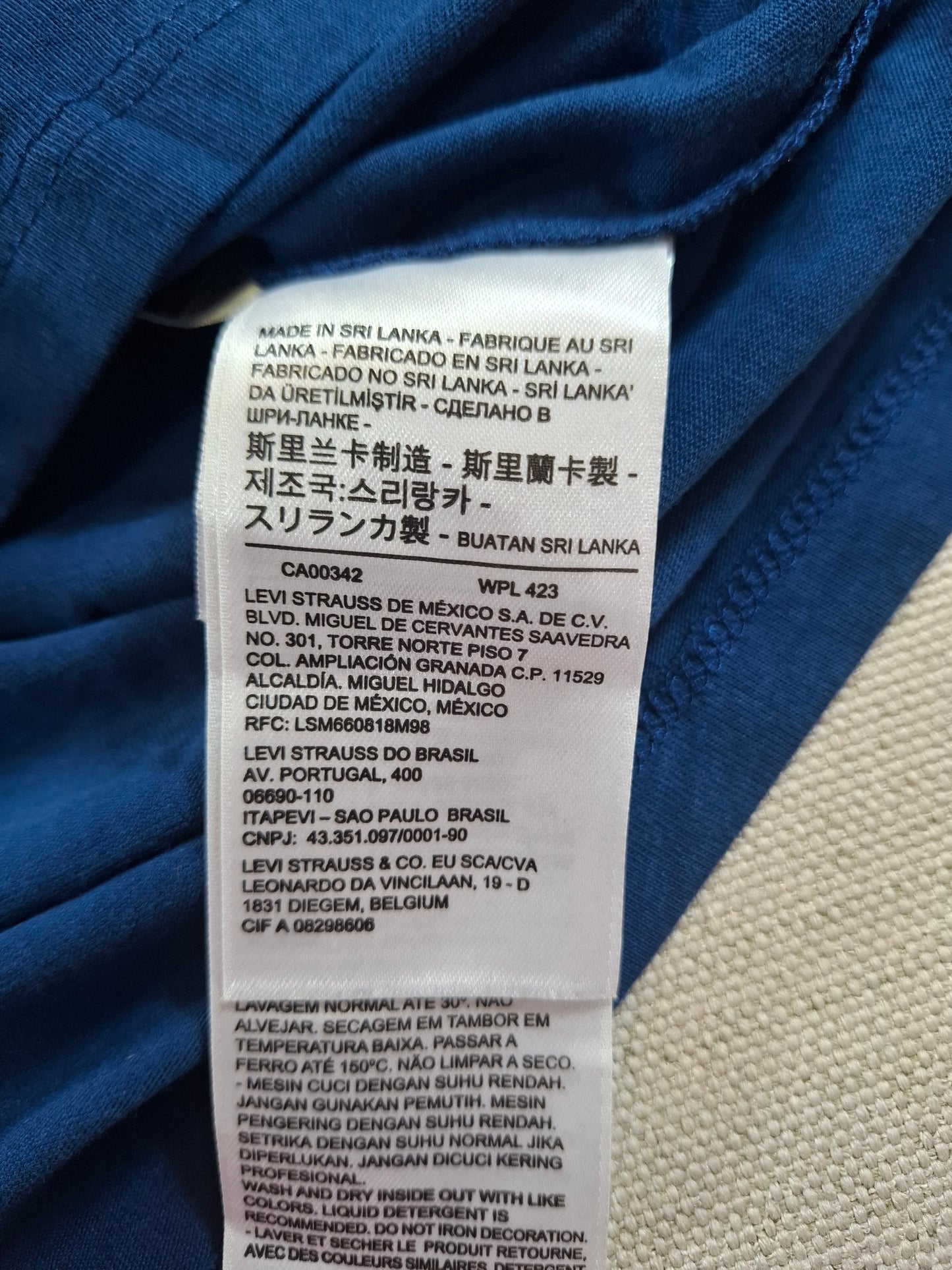 001207 Levi's t-shirt size M Blue