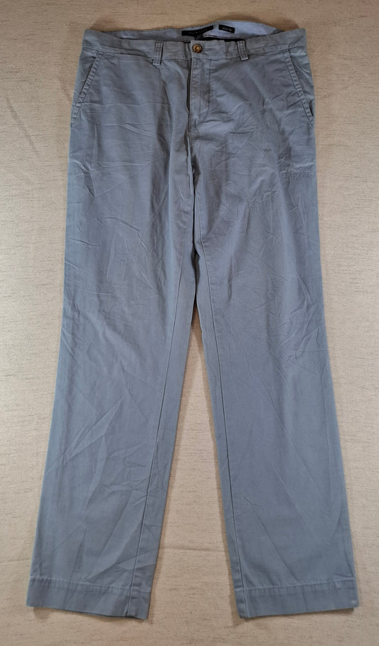 001208 Tommy Hilfiger Chino size 34/32 Light blue