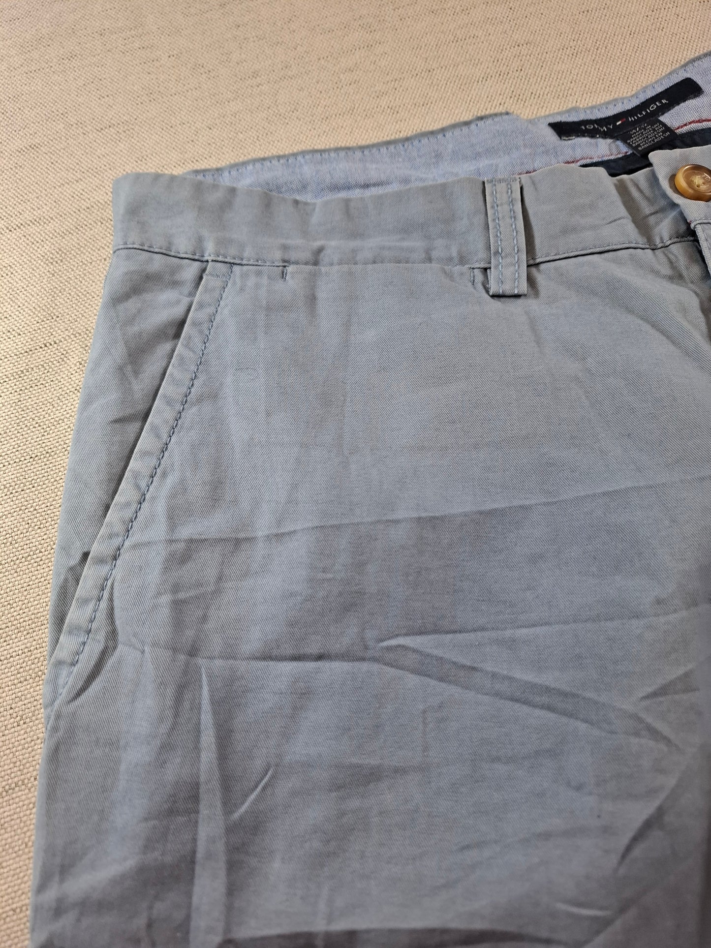 001208 Tommy Hilfiger Chino size 34/32 Light blue