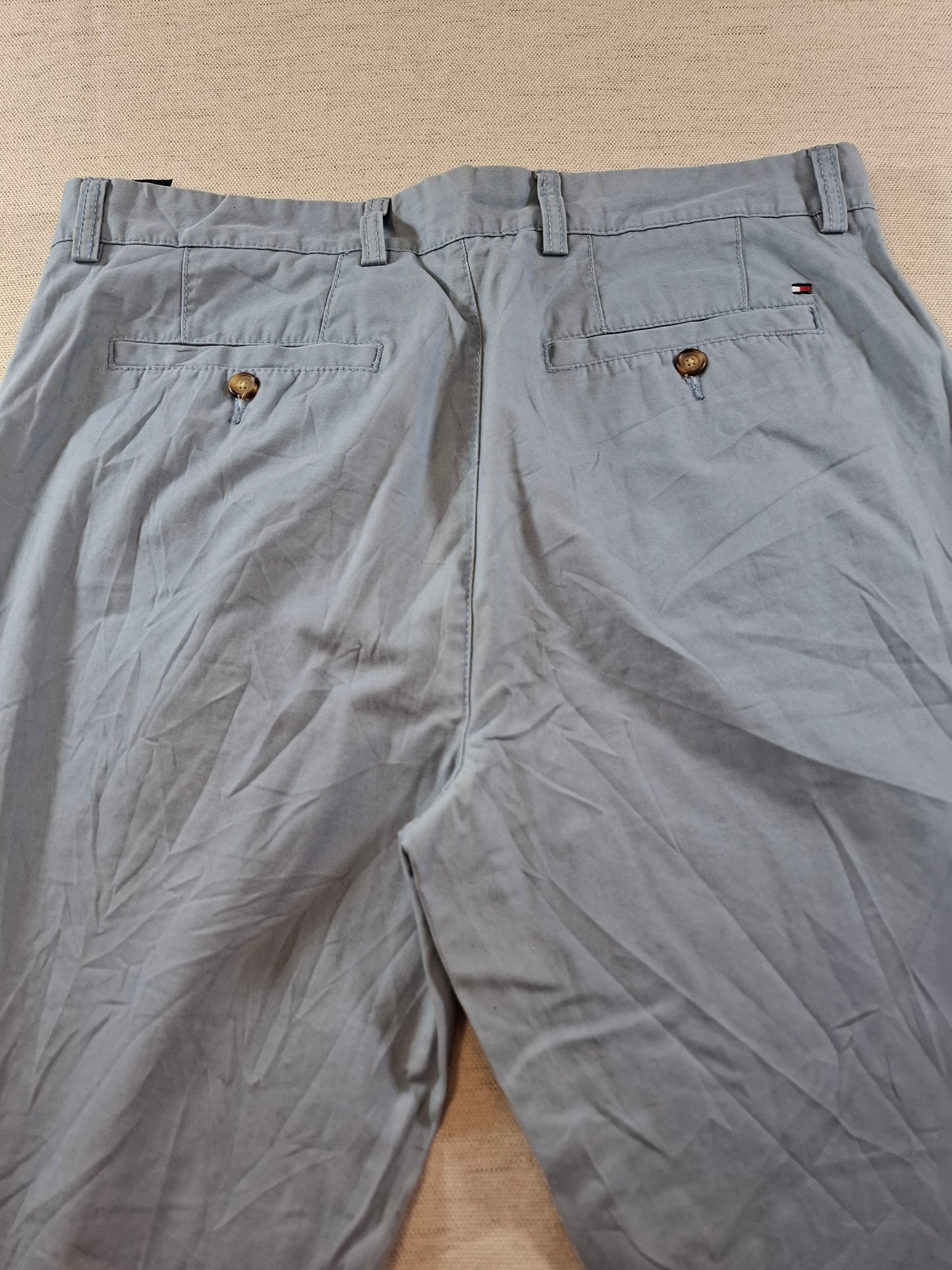 001208 Tommy Hilfiger Chino size 34/32 Light blue