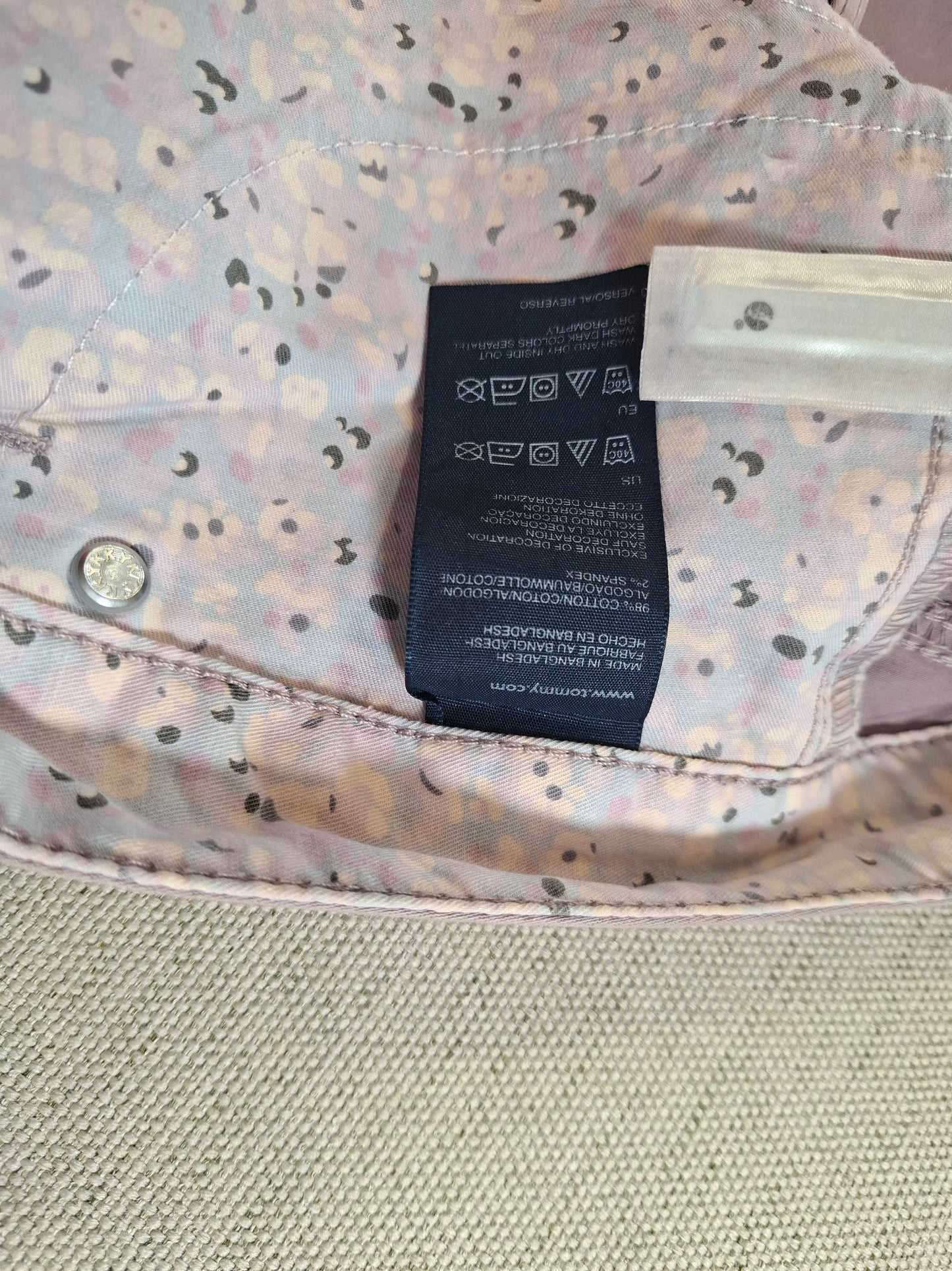 001209 Tommy Hilfiger Chino size 12 Pink