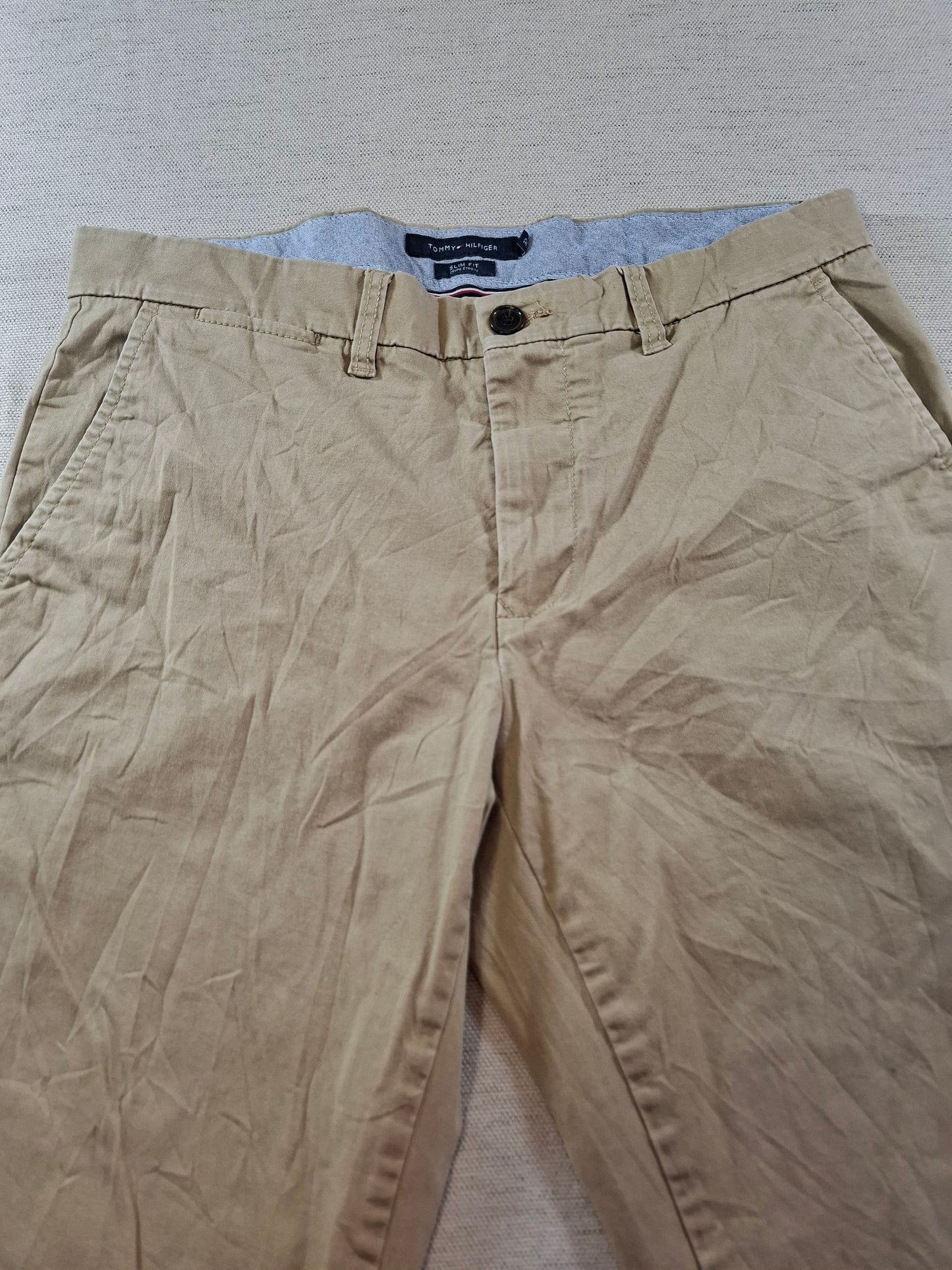 001211 Tommy Hilfiger Chino size 32/30 Khaki