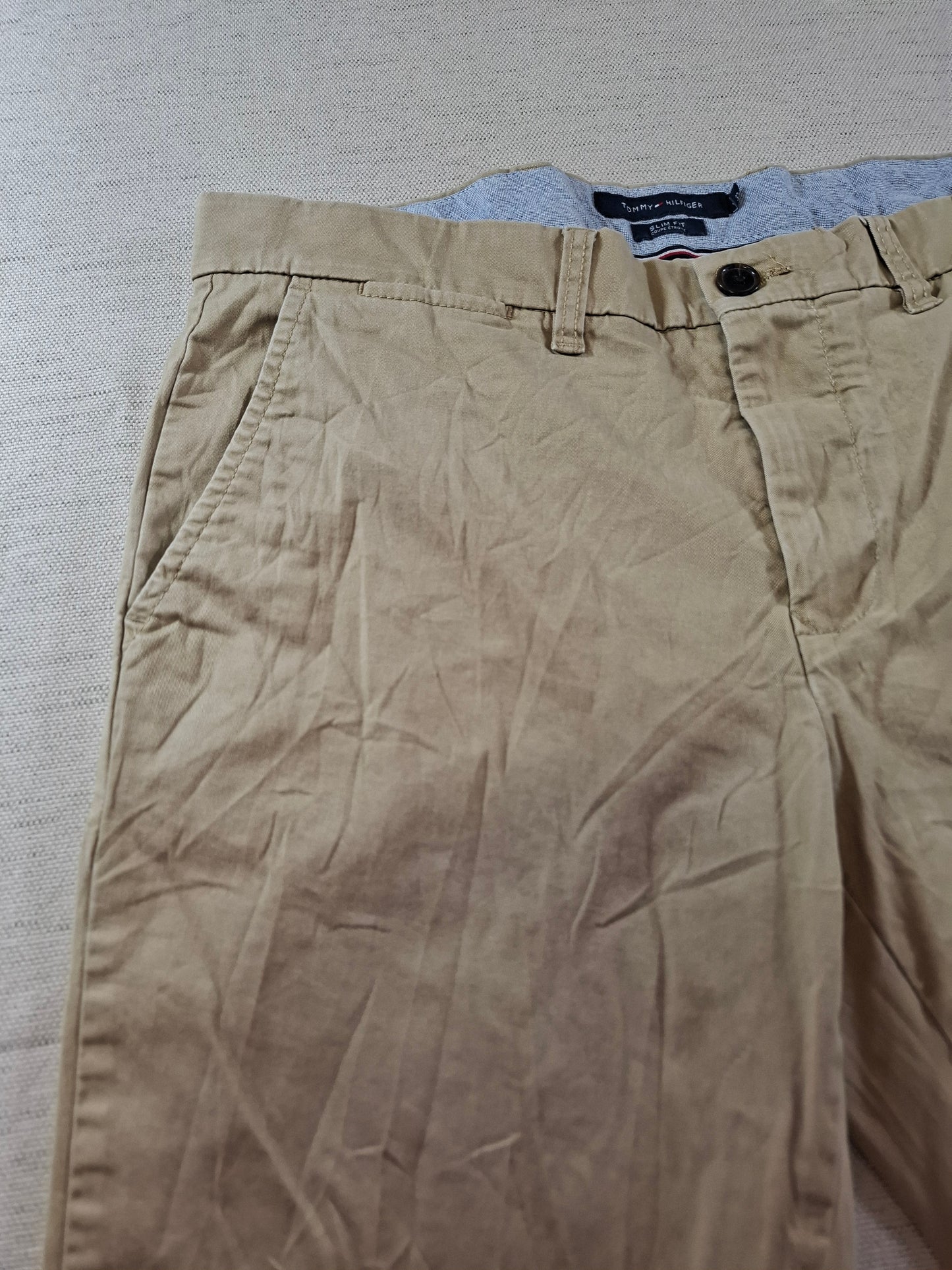 001211 Tommy Hilfiger Chino size 32/30 Khaki