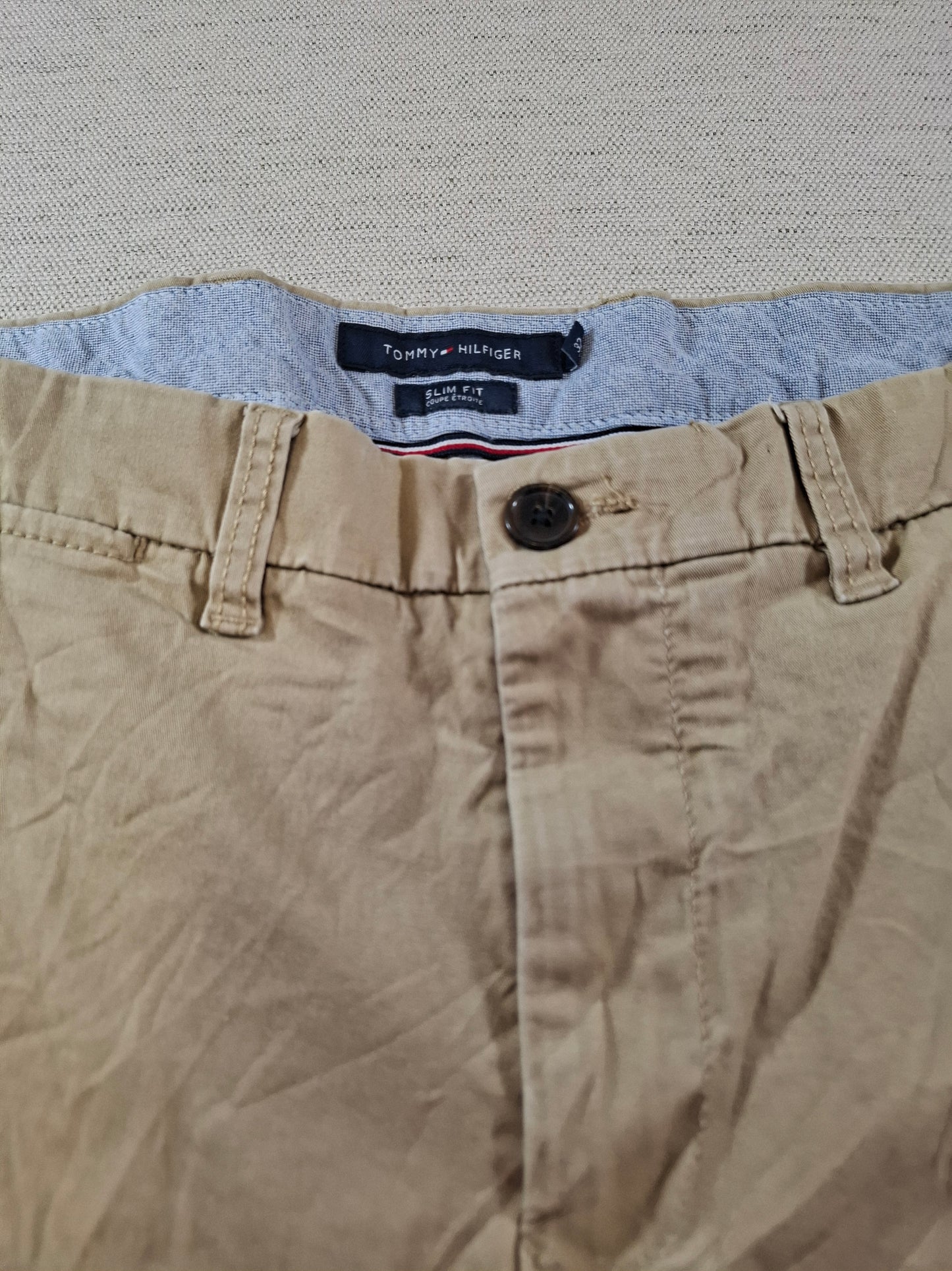 001211 Tommy Hilfiger Chino size 32/30 Khaki