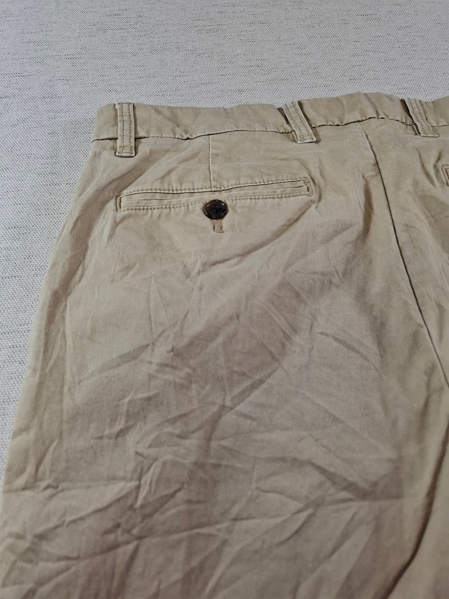 001211 Tommy Hilfiger Chino size 32/30 Khaki